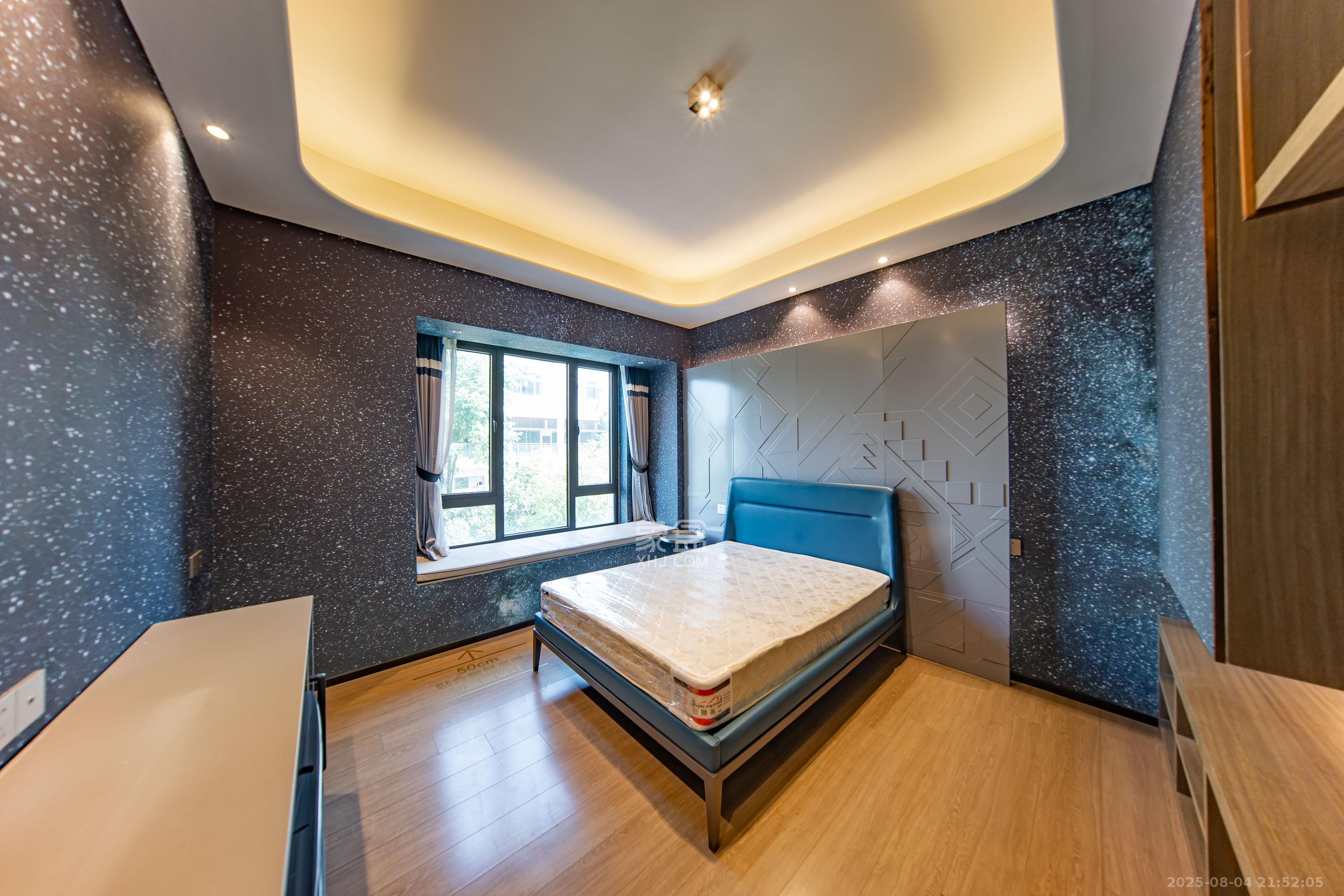 碧桂园智慧城市  5室2厅3卫    300.0万卧室