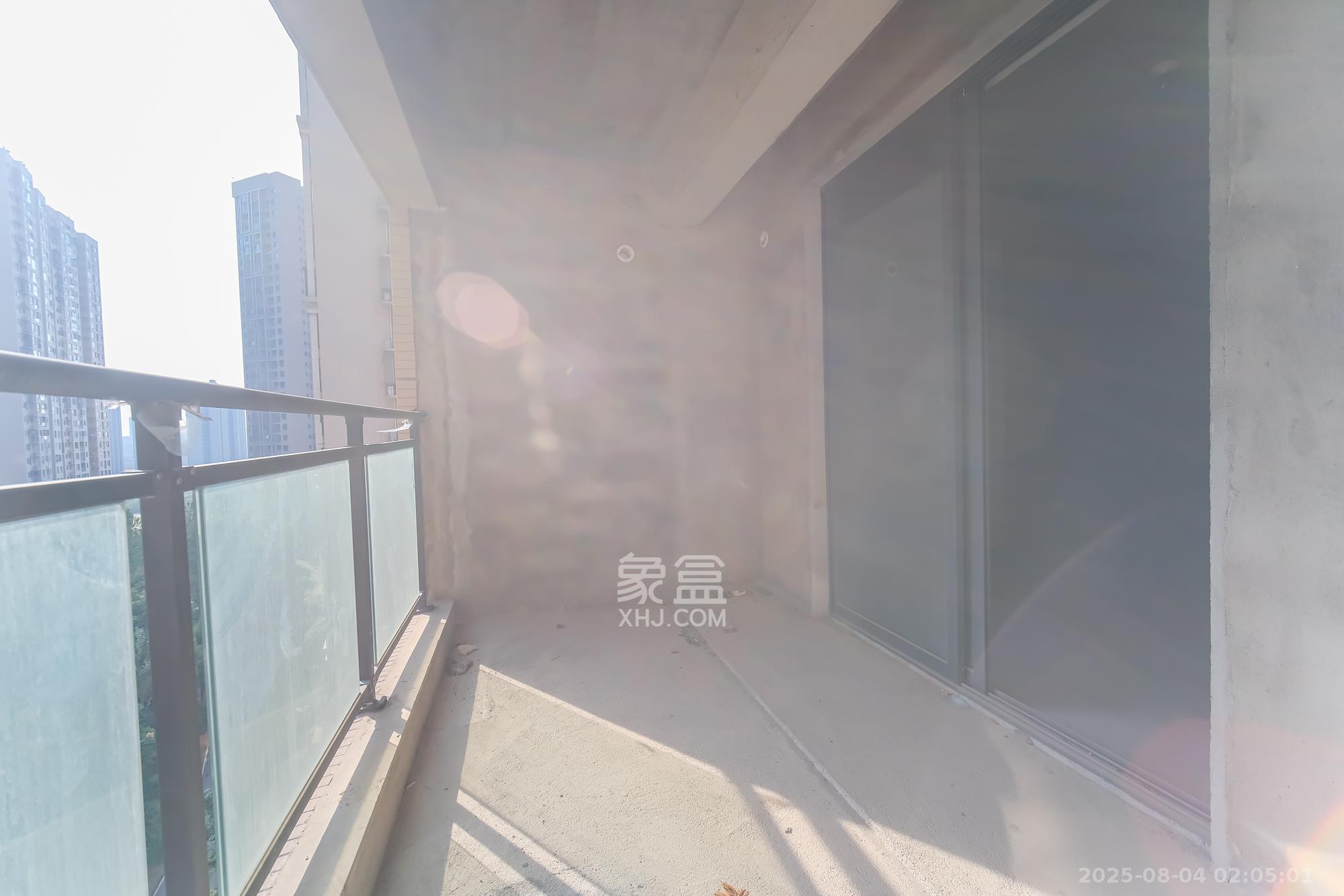 筑梦星园  4室2厅2卫   113.60万阳台