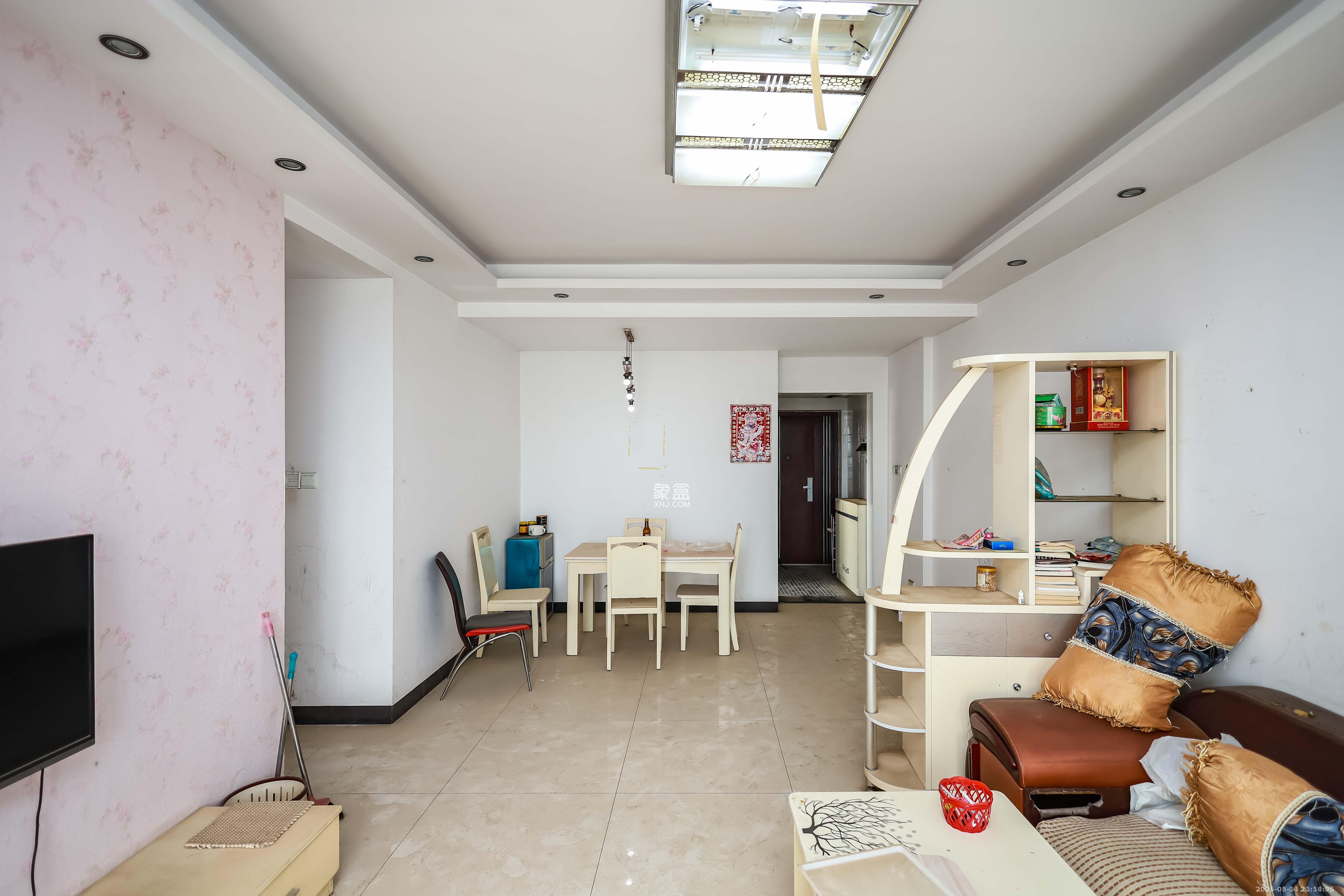 莱茵城  3室2厅1卫    1800.0元/月室内图