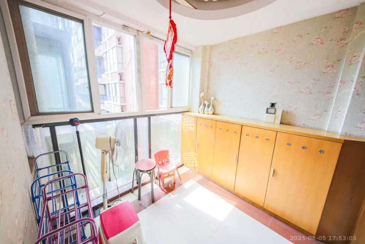 天城泰祥苑  2室2厅1卫    2000.0元/月 天城泰祥苑  2室2厅1卫    2000.0元/月室内图