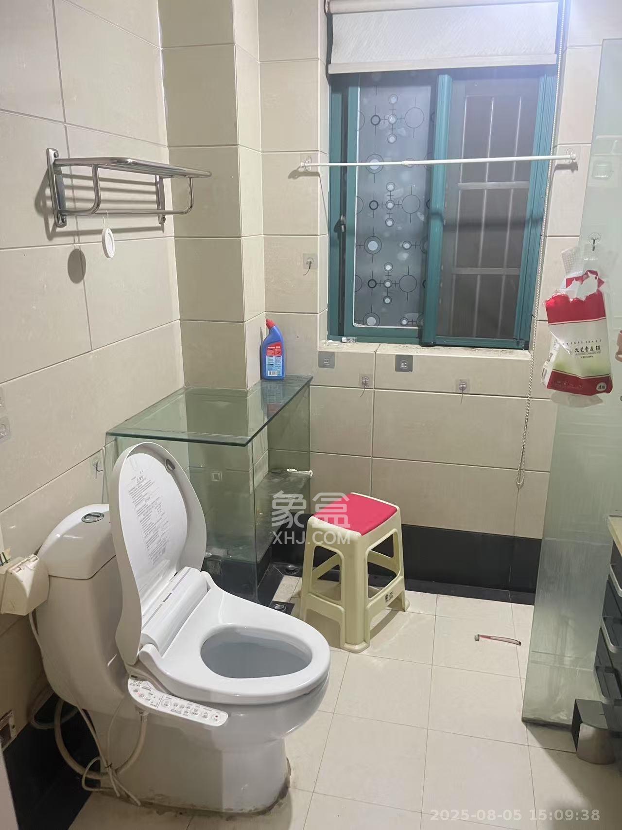 金帆江滨玫瑰园 4室2厅2卫 2900.0元/月 金帆江滨玫瑰园 4室2厅2卫 2900.0元/月室内图