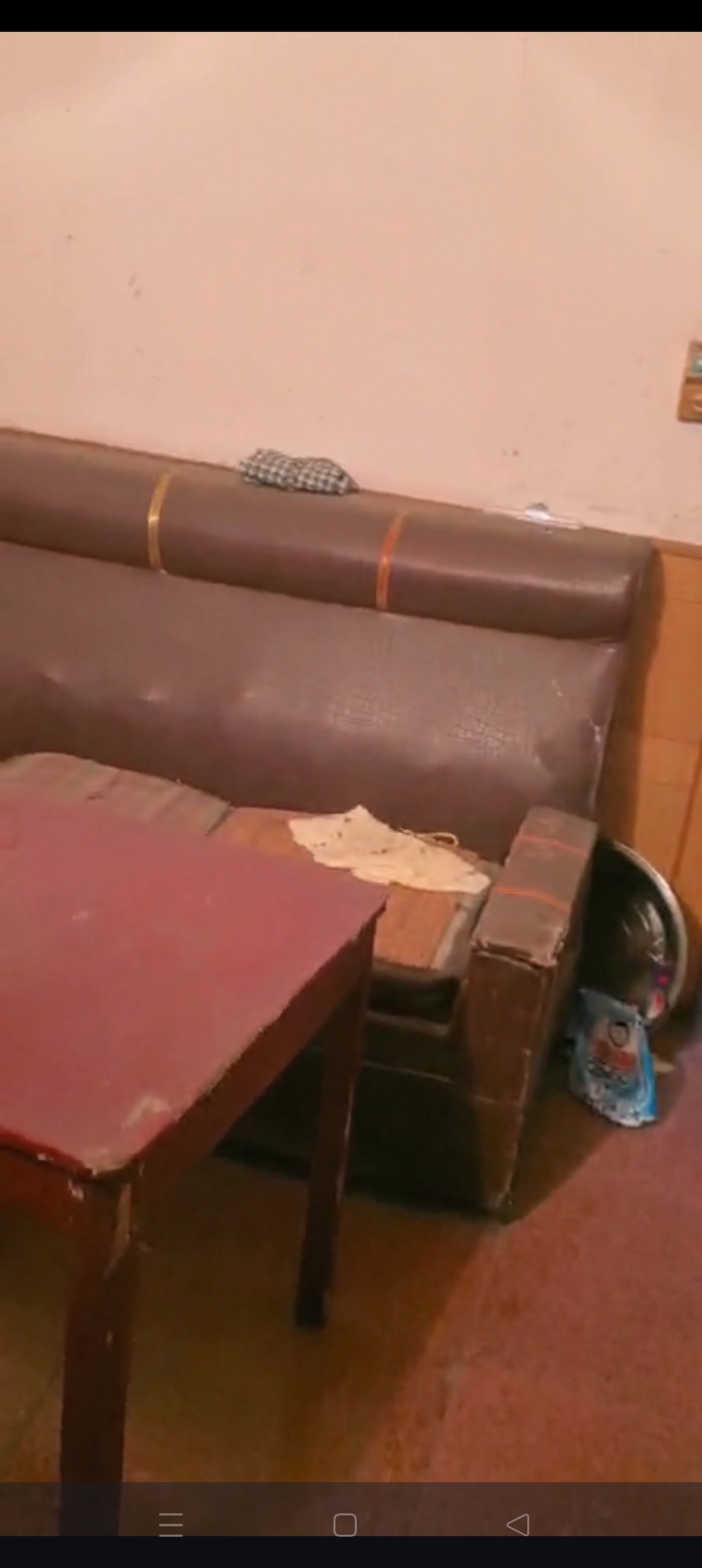 市人大政协机关大院住宅区(老市委) 5室2厅1卫 62.8万 市人大政协机关大院住宅区(老市委) 5室2厅1卫 62.8万客厅