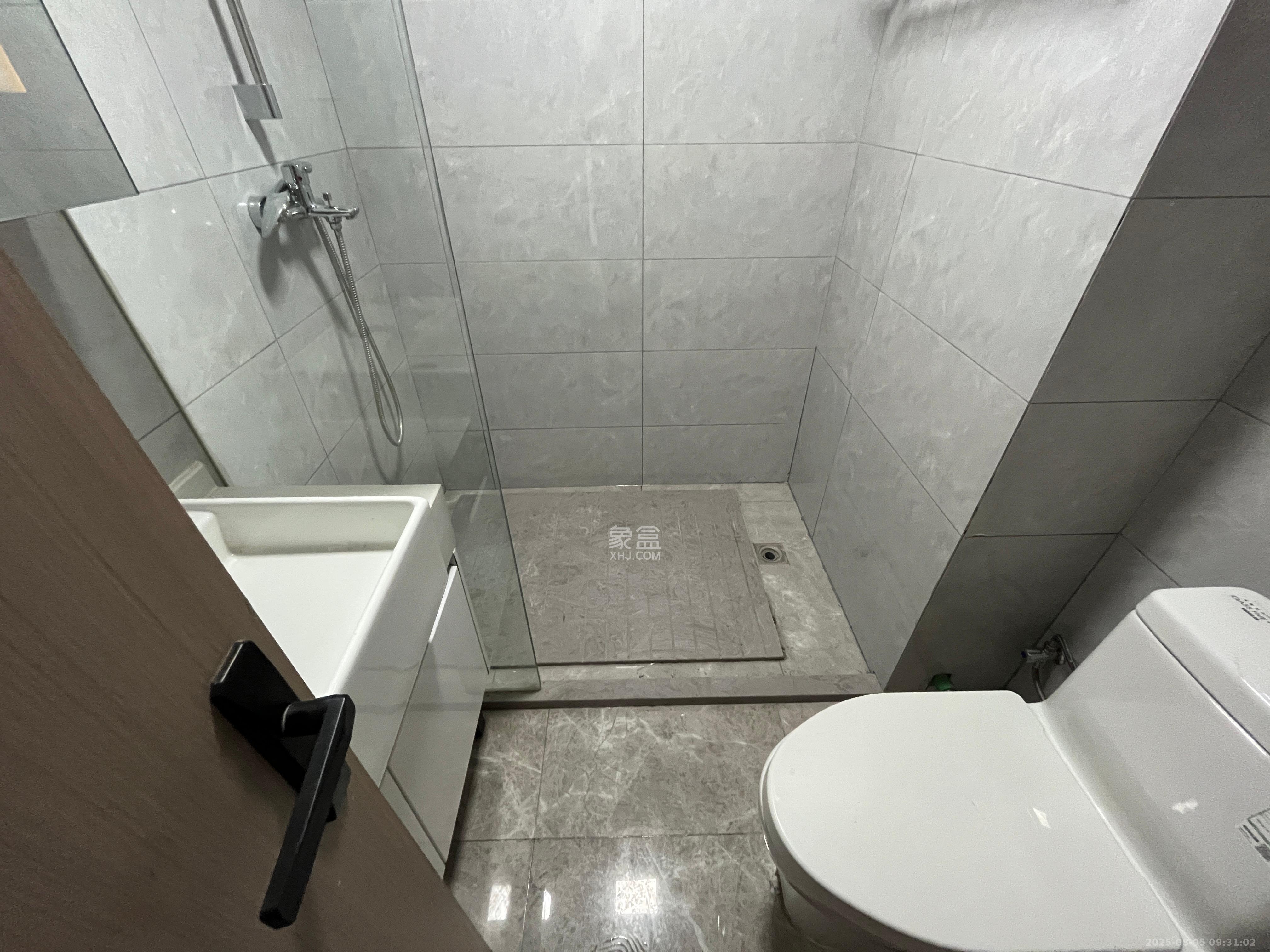 旭辉都会山  1室1厅1卫    2200.0元/月 旭辉都会山  1室1厅1卫    2200.0元/月室内图