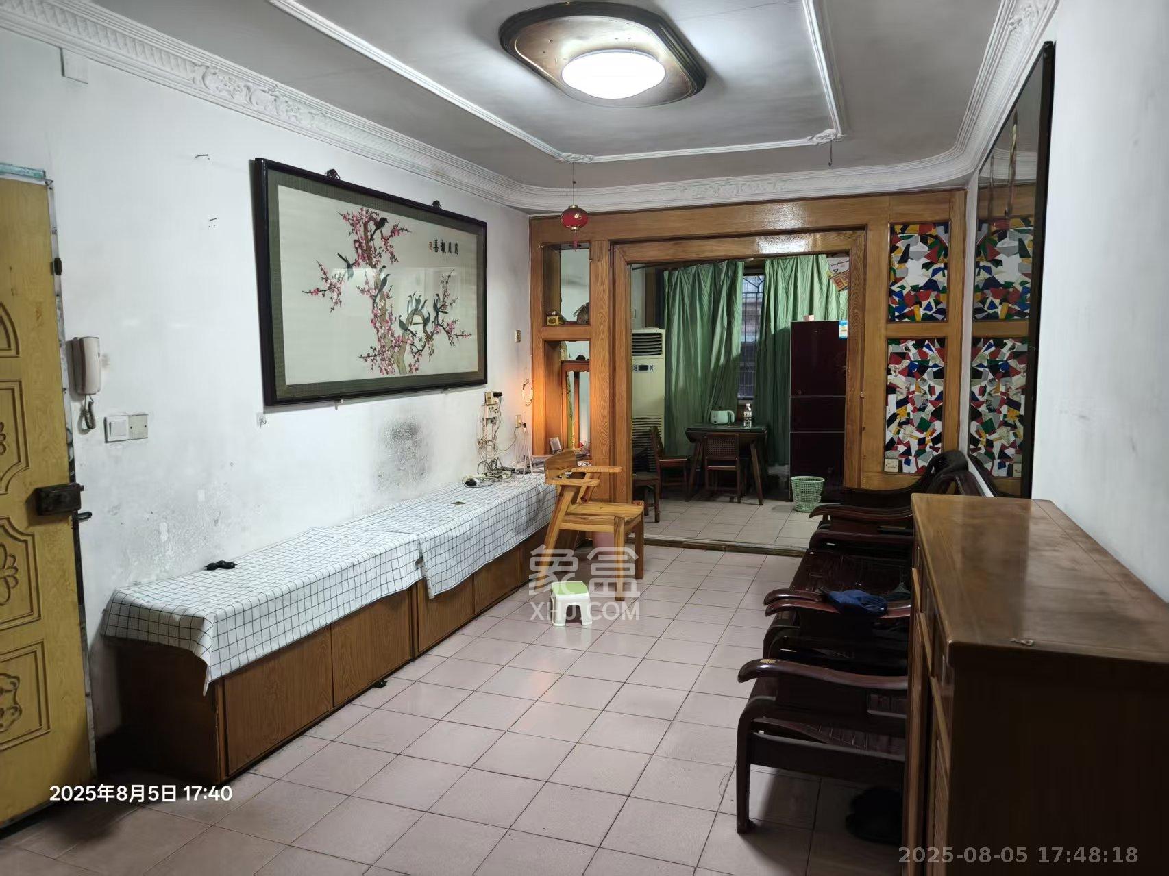 牛角塘社区 1室2厅1卫 1650.0元/月 牛角塘社区 1室2厅1卫 1650.0元/月室内图