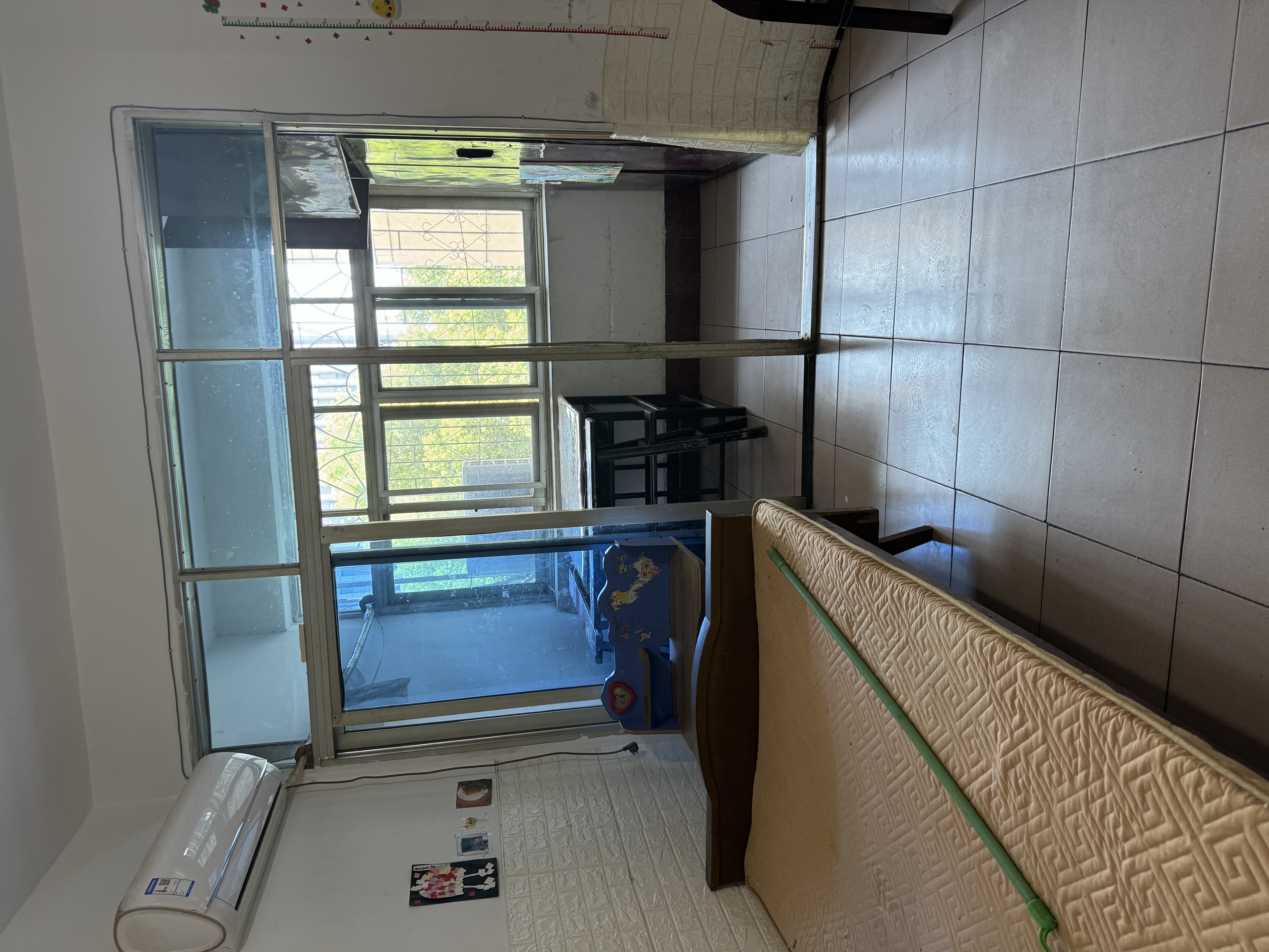 八一橡胶厂(长青中街) 1室0厅0卫 39.8万 八一橡胶厂(长青中街) 1室0厅0卫 39.8万客厅