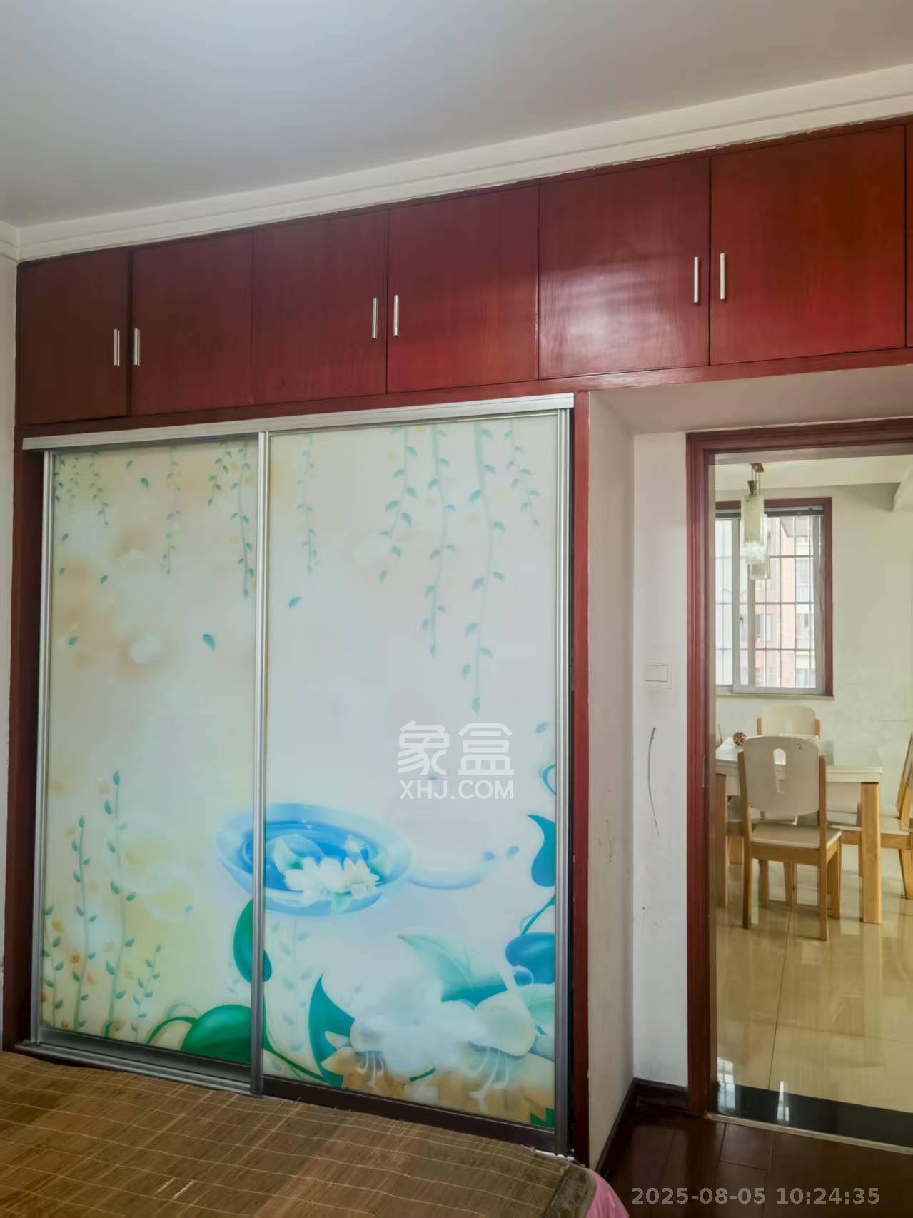 香槟小镇(香槟花苑）  3室2厅1卫   2000.00元/月室内图