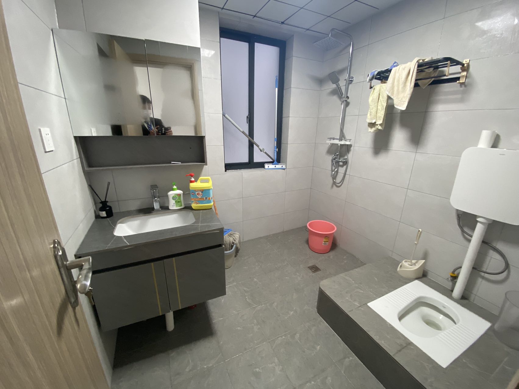 中房高级公寓 4室2厅1卫 4500.0元/月 中房高级公寓 4室2厅1卫 4500.0元/月室内图