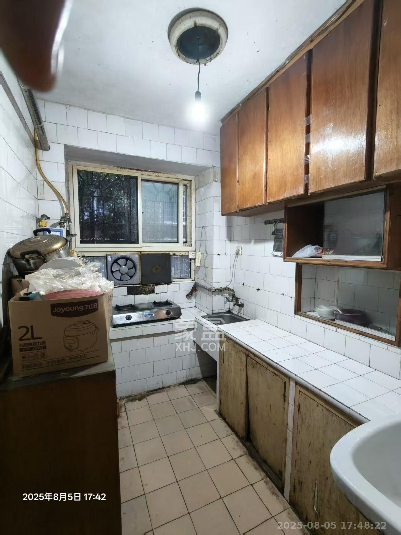 牛角塘社区 1室2厅1卫 1650.0元/月 牛角塘社区 1室2厅1卫 1650.0元/月室内图