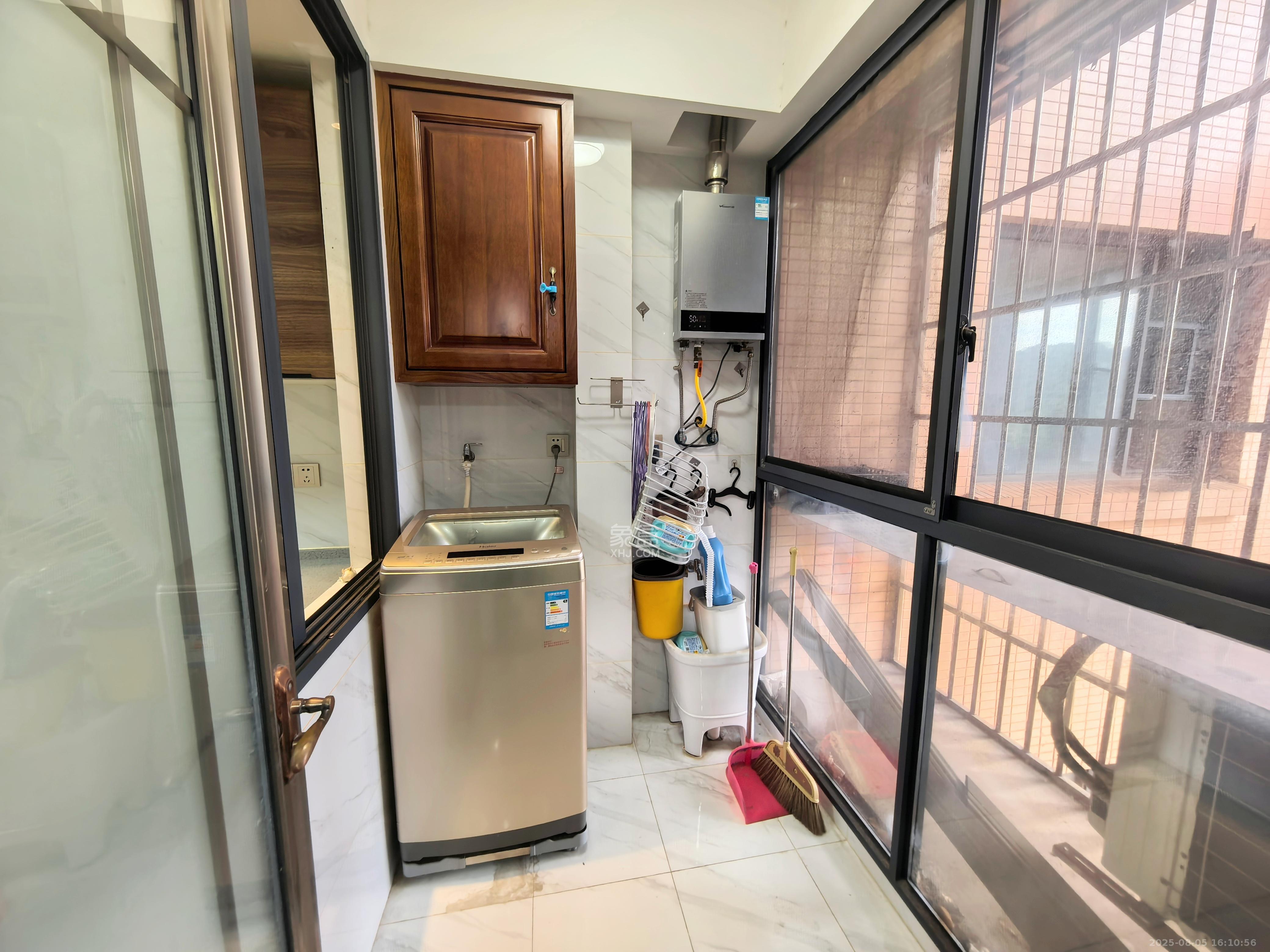 中城丽景香山园 3室2厅1卫 3500.0元/月 中城丽景香山园 3室2厅1卫 3500.0元/月室内图