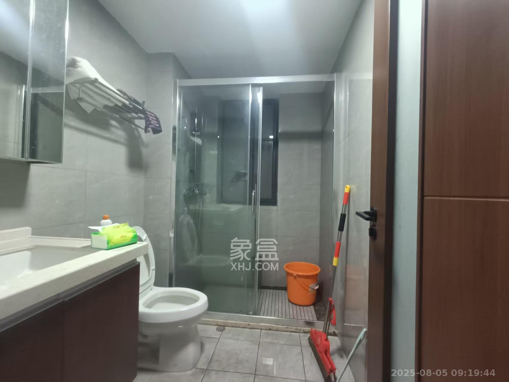 绿地长沙城际空间站(柏仕佳苑)  4室2厅2卫    3600.0元/月 绿地长沙城际空间站(柏仕佳苑)  4室2厅2卫    3600.0元/月室内图