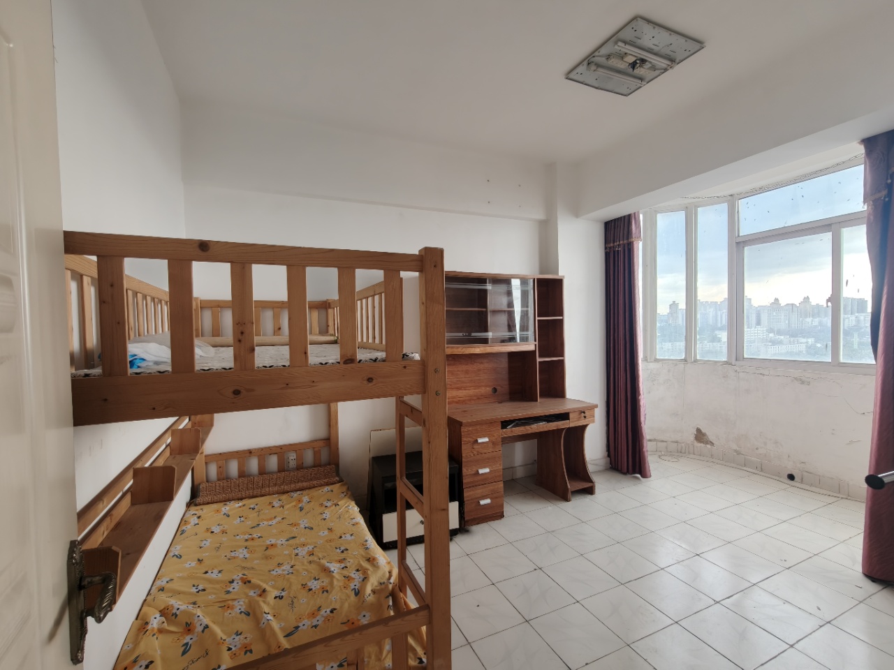 洋昌大厦 3室2厅1卫 2600.0元/月 洋昌大厦 3室2厅1卫 2600.0元/月室内图