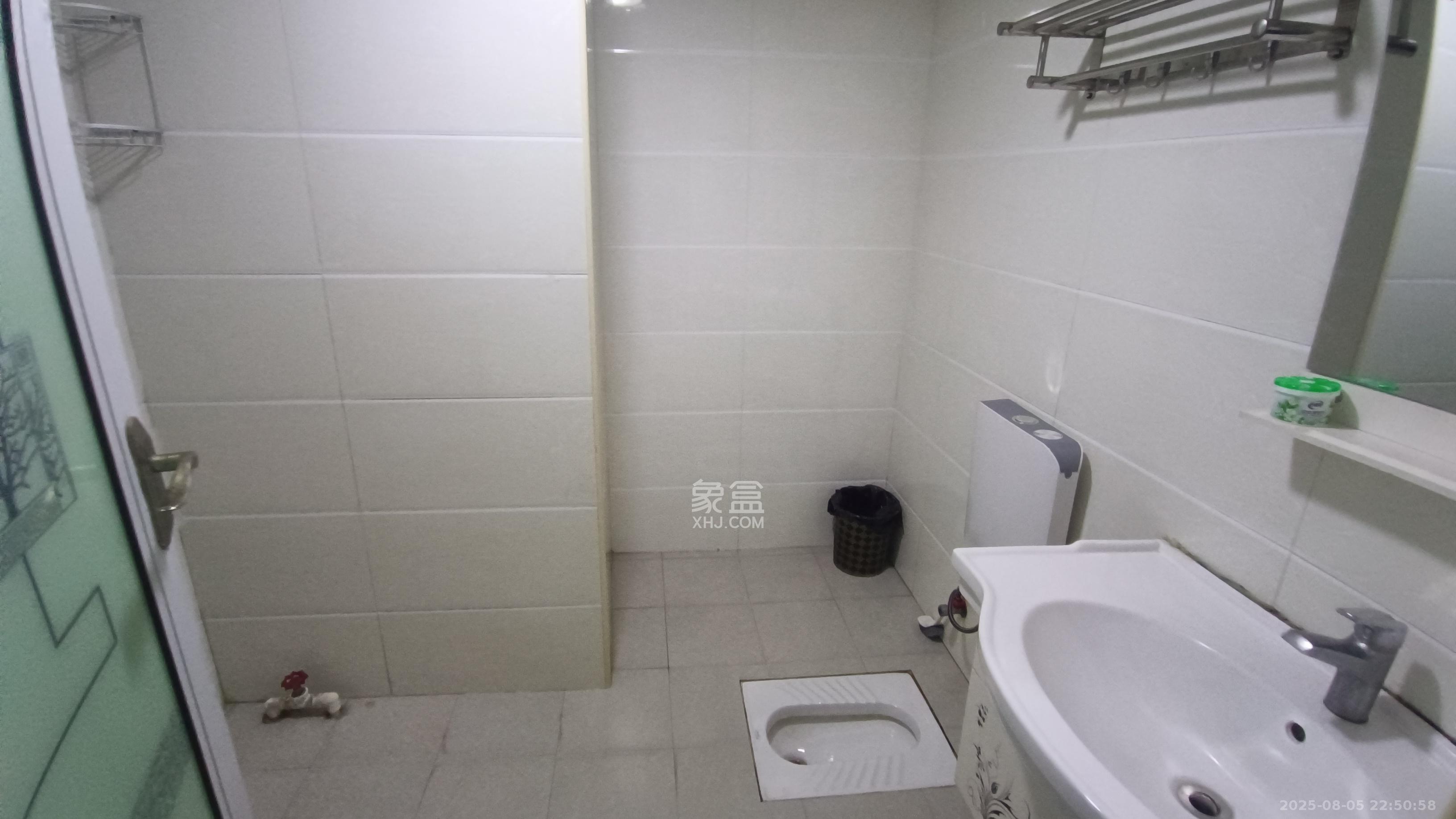 保利麓谷林语I区  1室1厅1卫    1500.0元/月室内图