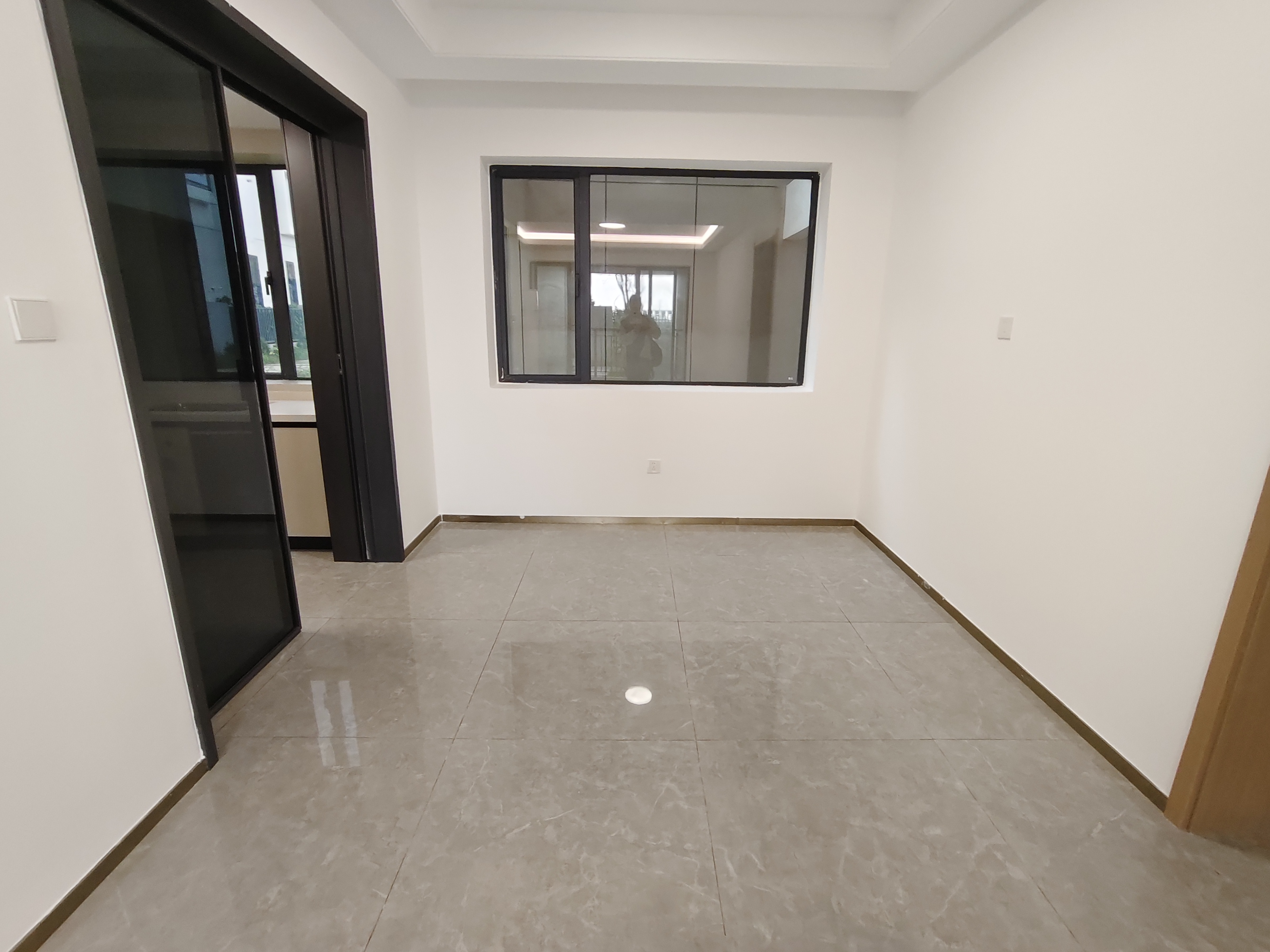 和风家园蓝天居 3室2厅2卫 2600.00元/月 和风家园蓝天居 3室2厅2卫 2600.00元/月室内图