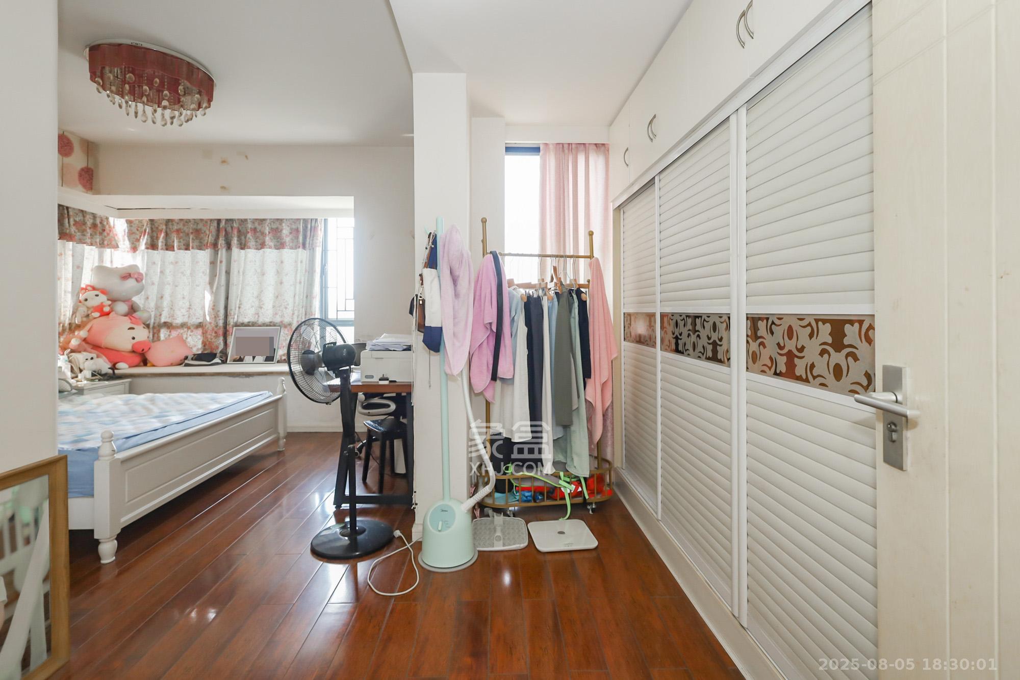 金麓国际  3室2厅1卫    138.0万其他