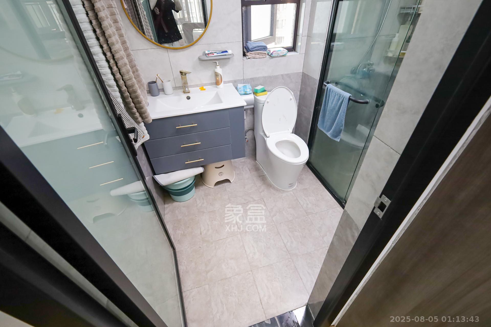 时代倾城五期 4室2厅2卫 98.0万 时代倾城五期 4室2厅2卫 98.0万卫生间