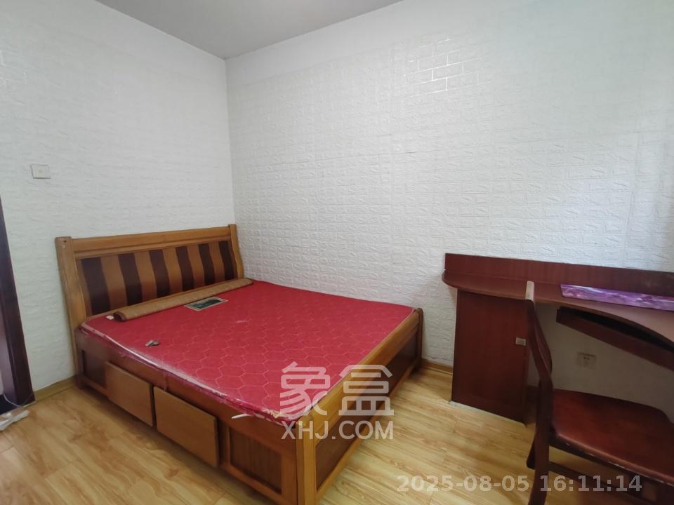 枫华府第  2室1厅1卫    1700.0元/月室内图