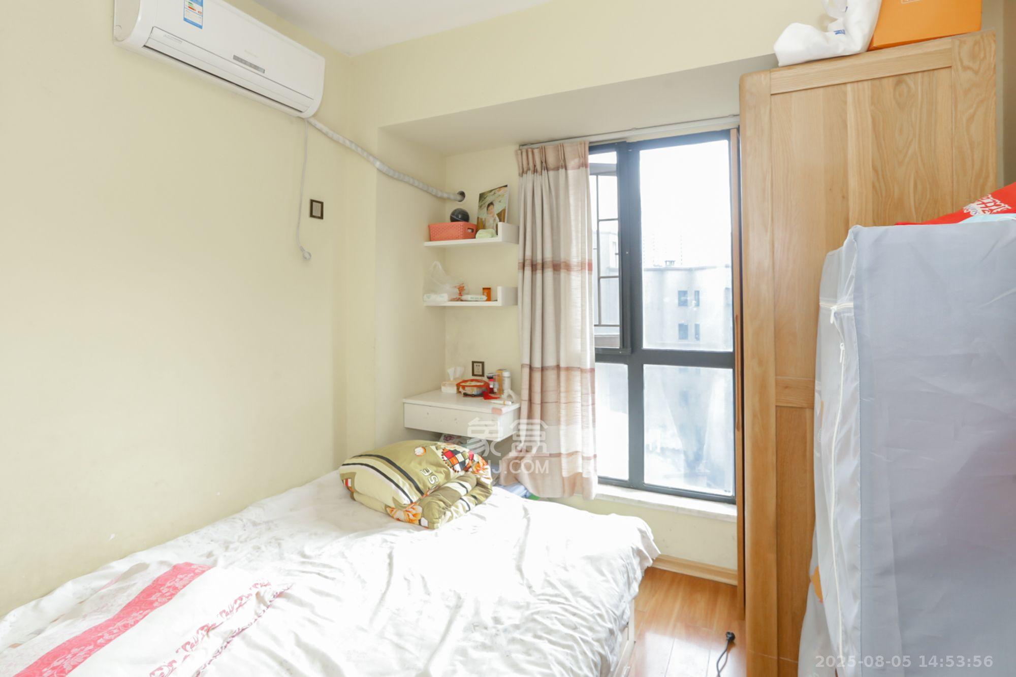 阿普阿布 3室2厅1卫 2600.0元/月 阿普阿布 3室2厅1卫 2600.0元/月室内图