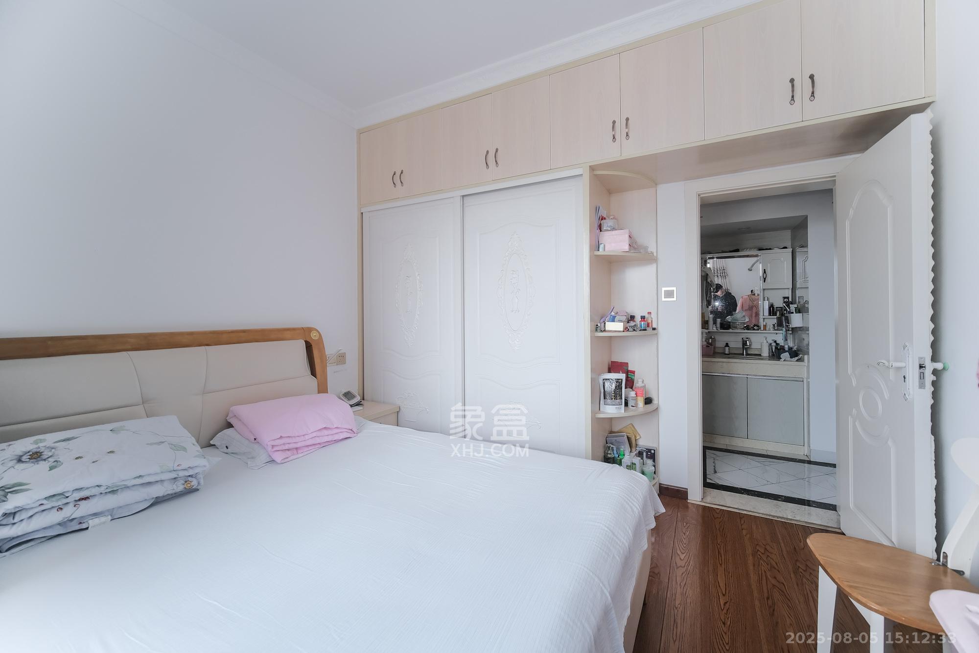 月亮湾草莓街区一、二期 4室2厅1卫 112.8万 月亮湾草莓街区一、二期 4室2厅1卫 112.8万卧室