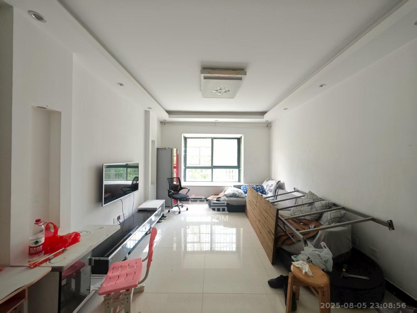 世纪桃花苑 1室1厅1卫 21.0万 世纪桃花苑 1室1厅1卫 21.0万客厅