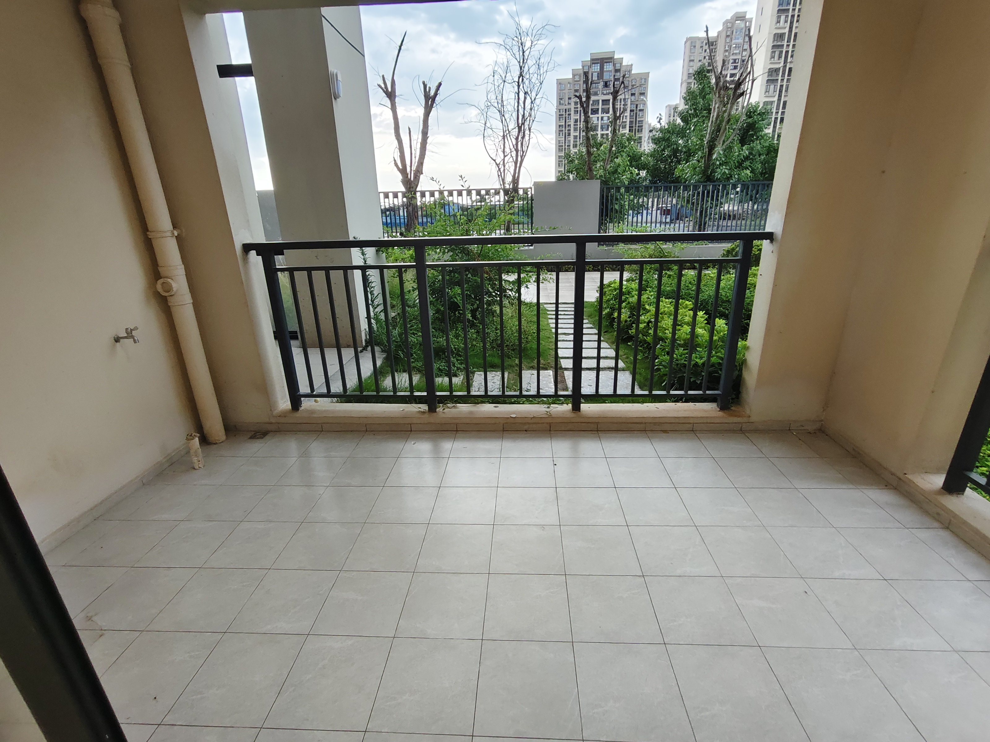 和风家园蓝天居 3室2厅2卫 2600.00元/月 和风家园蓝天居 3室2厅2卫 2600.00元/月室内图