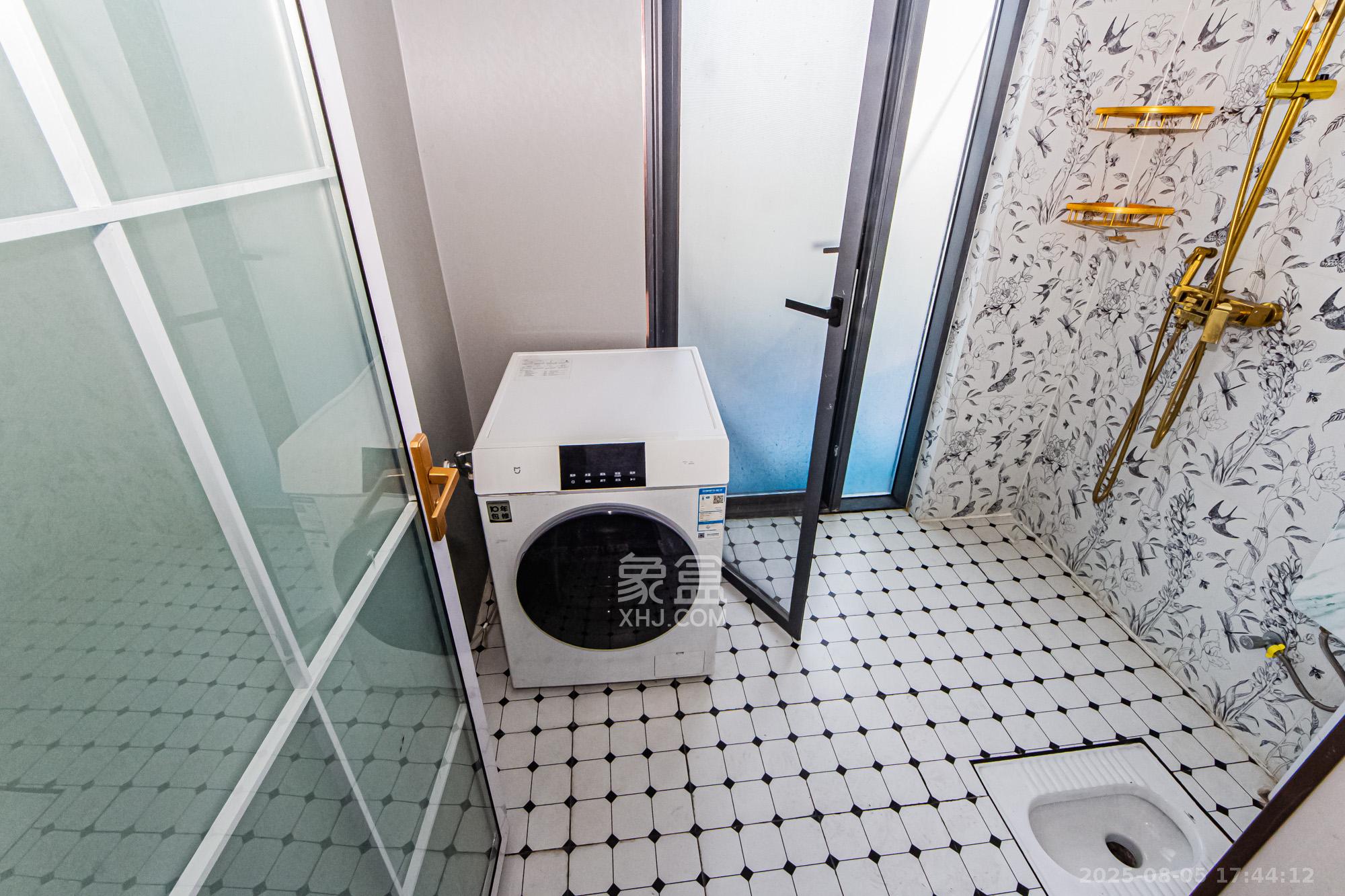 湘江世纪城富湾国际 4室2厅3卫 380.00万 湘江世纪城富湾国际 4室2厅3卫 380.00万卫生间