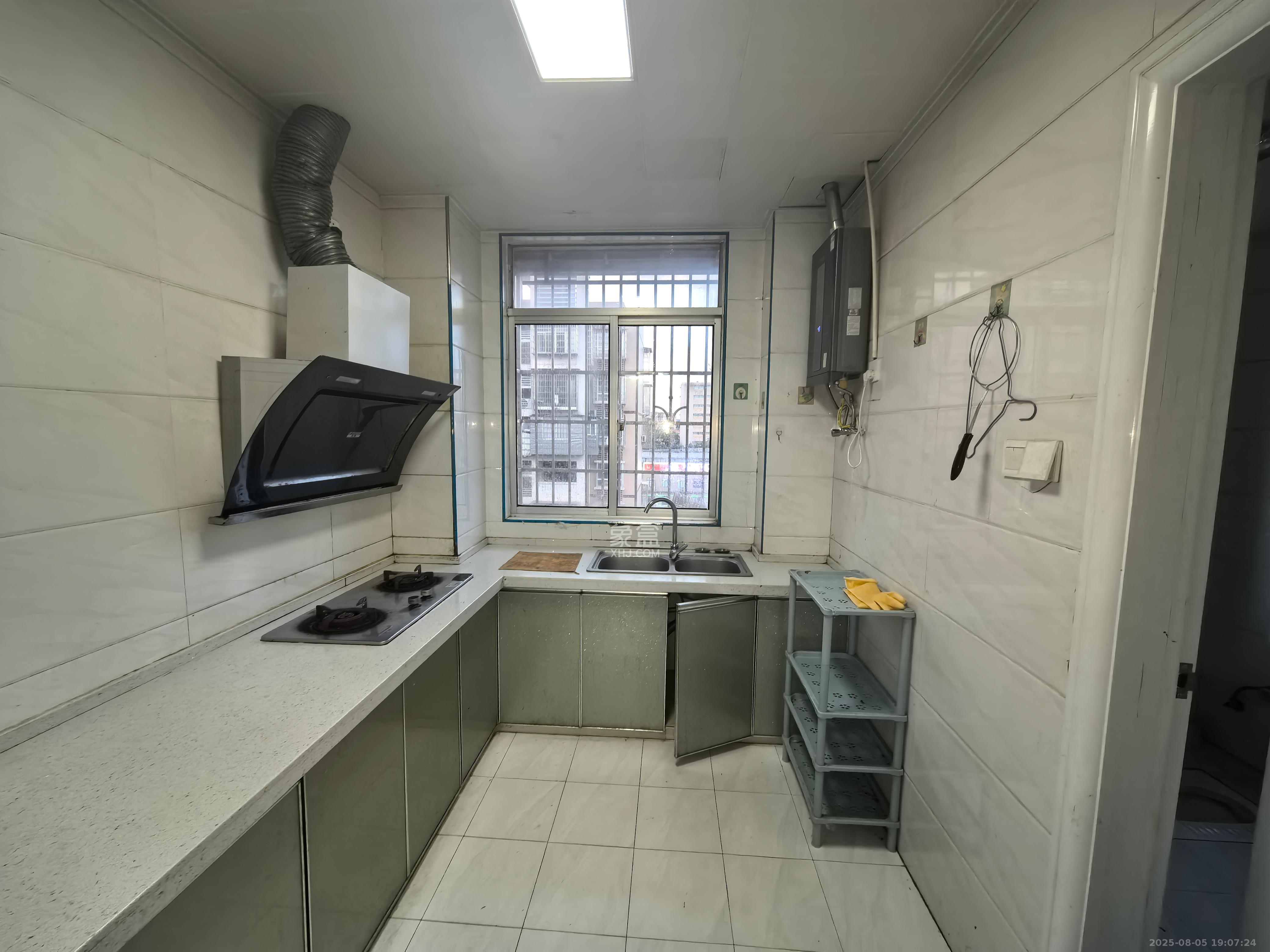 先锋新宇 2室2厅1卫 1600.0元/月 先锋新宇 2室2厅1卫 1600.0元/月室内图