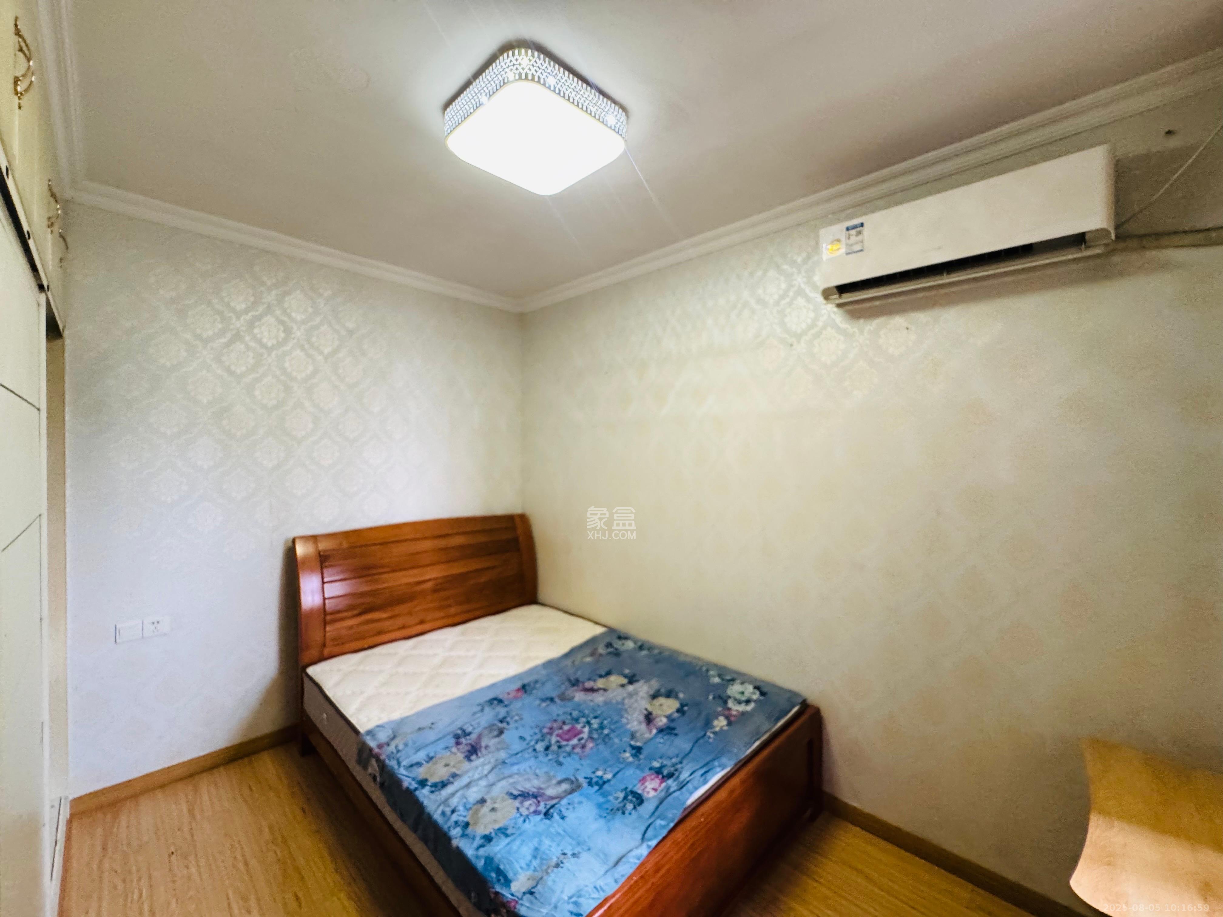 巧克力空间（建鸿达现代大厦）  3室2厅1卫   2300.00元/月室内图