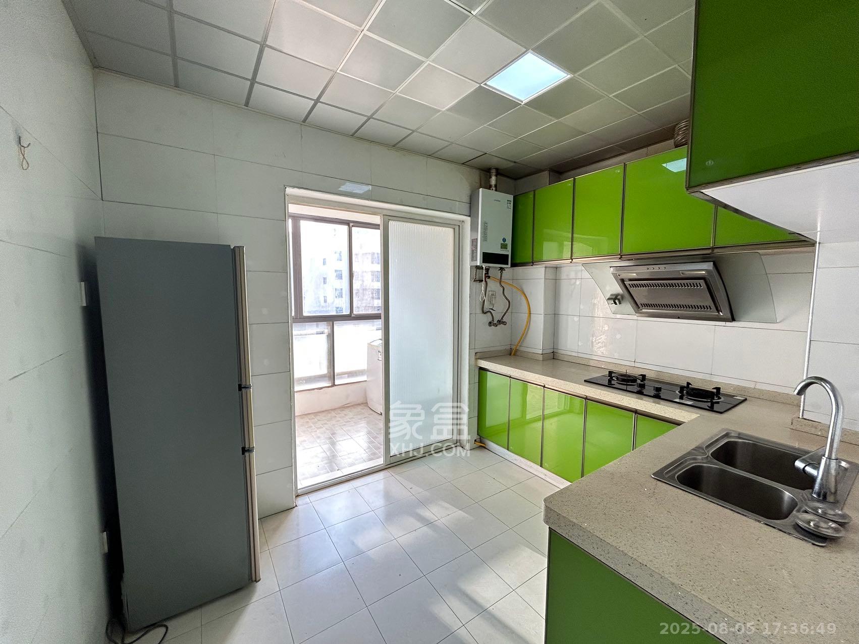 中信城市广场(中信新城一期)  2室1厅1卫    1600.0元/月 中信城市广场(中信新城一期)  2室1厅1卫    1600.0元/月室内图