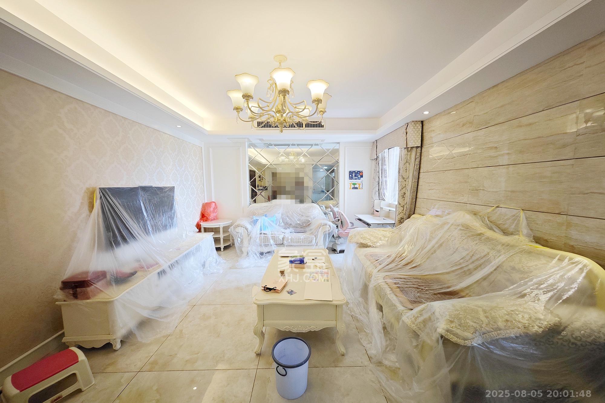 阳光锦城  3室2厅1卫    104.8万 阳光锦城  3室2厅1卫    104.8万客厅