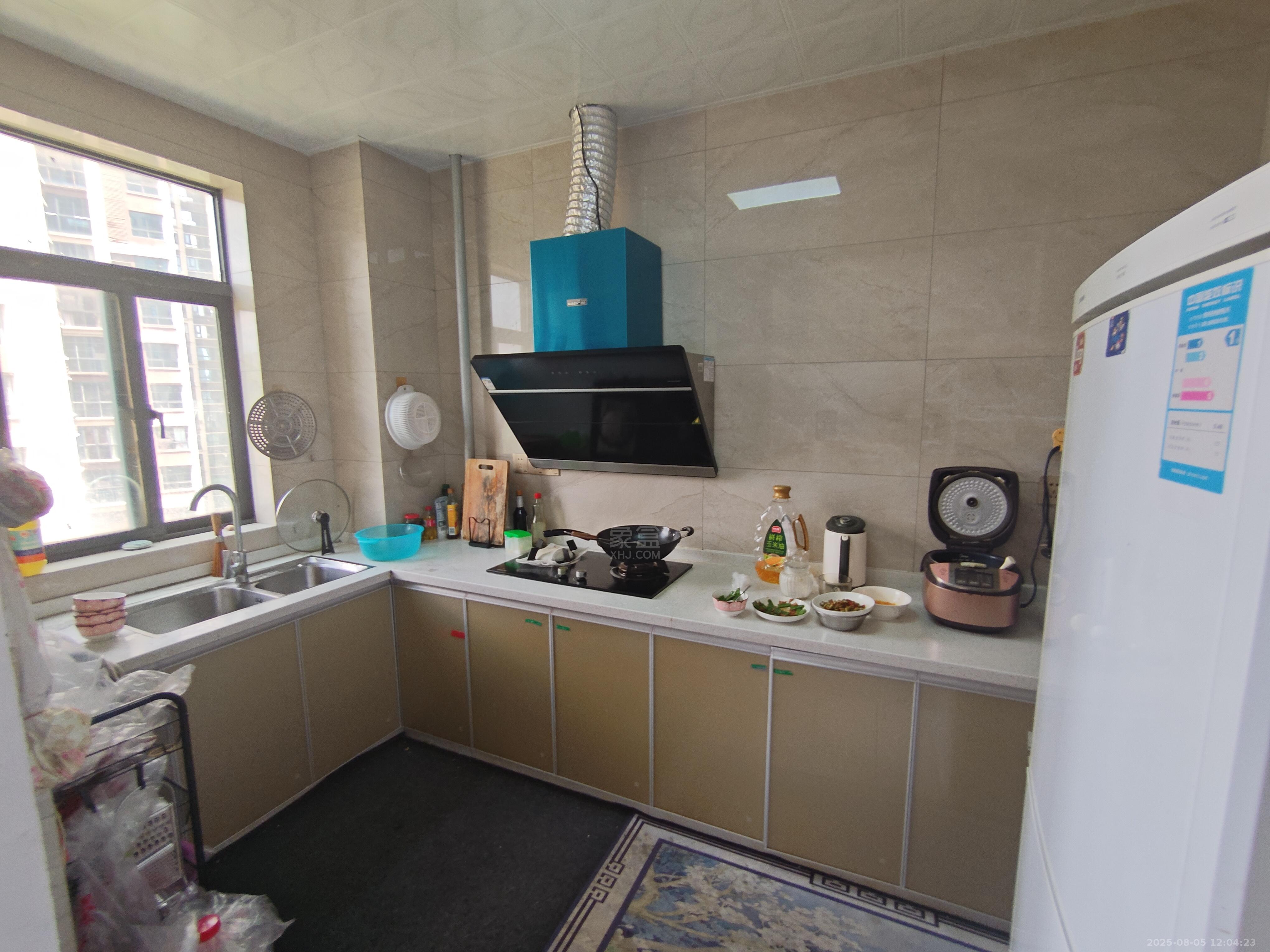 武广国际学苑  3室2厅2卫    1800.0元/月 武广国际学苑  3室2厅2卫    1800.0元/月室内图