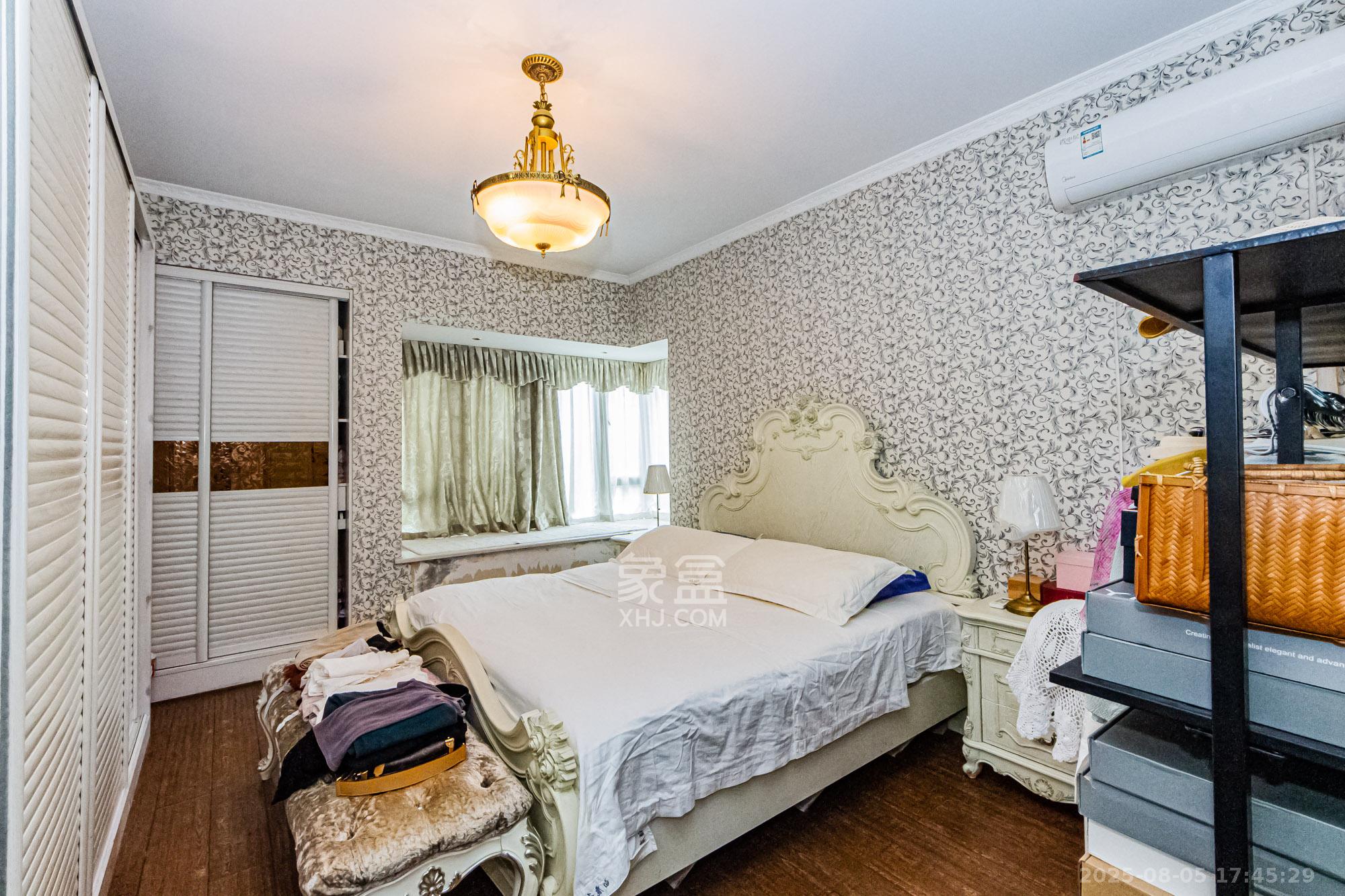 滨江君悦香邸  1室0厅0卫    155.0万 滨江君悦香邸  1室0厅0卫    155.0万卧室