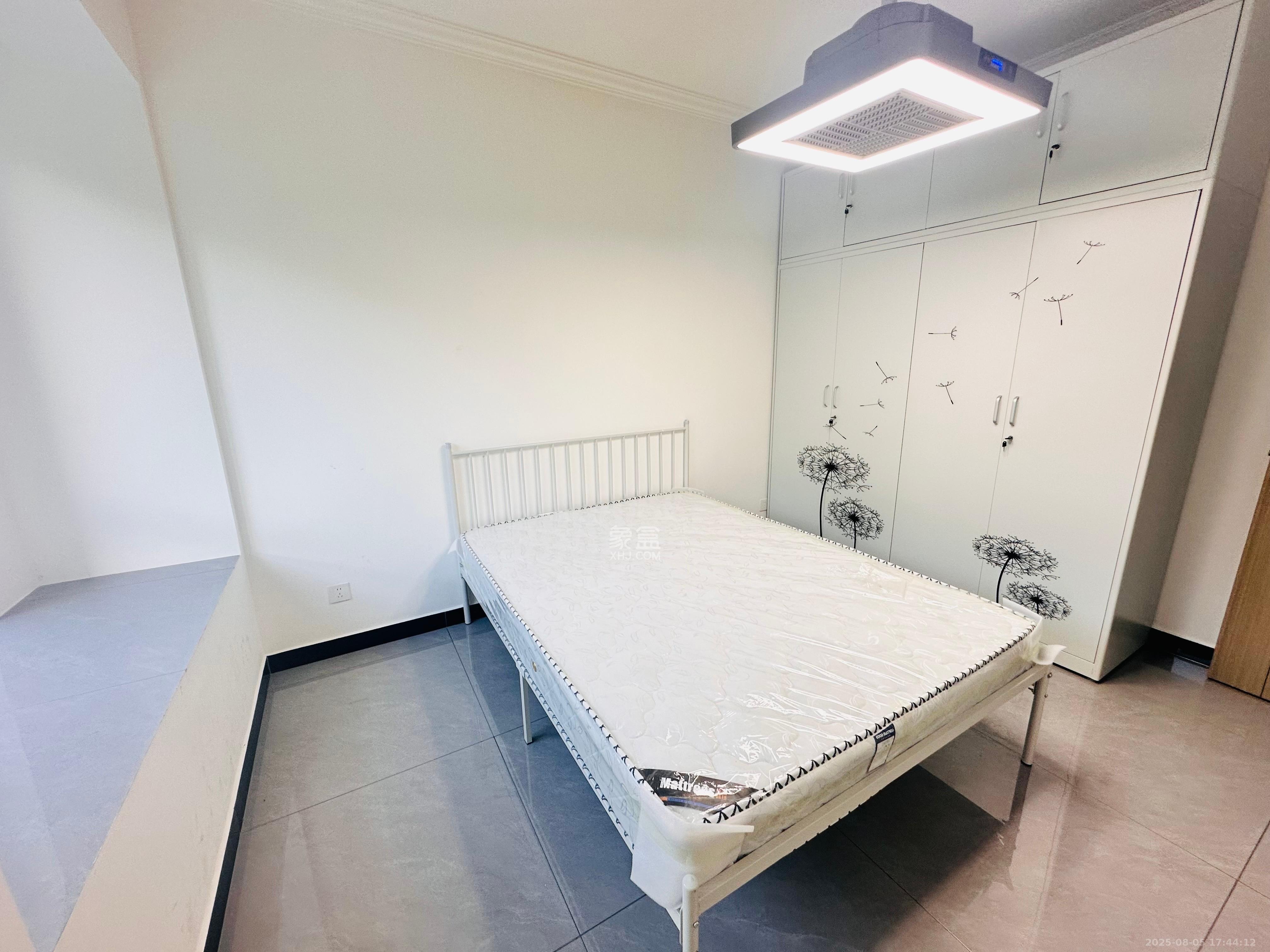 湖湘时代名邸公园壹号 1室0厅0卫 2400.0元/月 湖湘时代名邸公园壹号 1室0厅0卫 2400.0元/月室内图