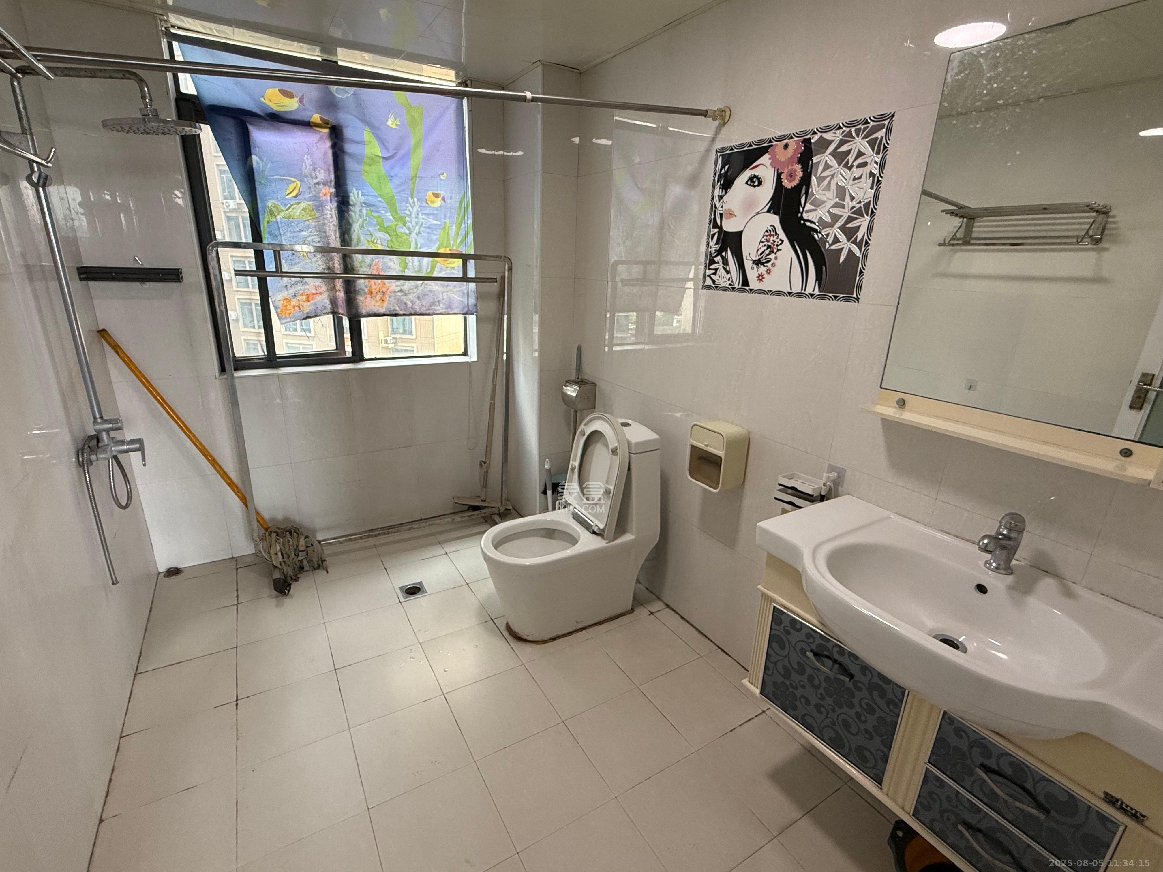 融圣国际 3室2厅2卫 3000.0元/月 融圣国际 3室2厅2卫 3000.0元/月室内图