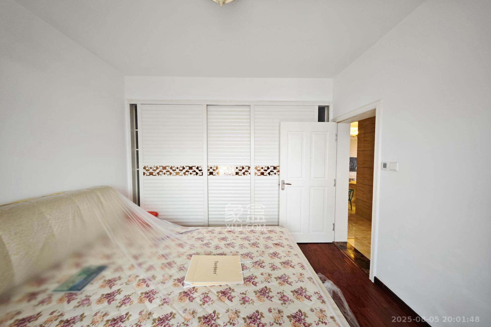 阳光锦城  3室2厅1卫    104.8万 阳光锦城  3室2厅1卫    104.8万卧室