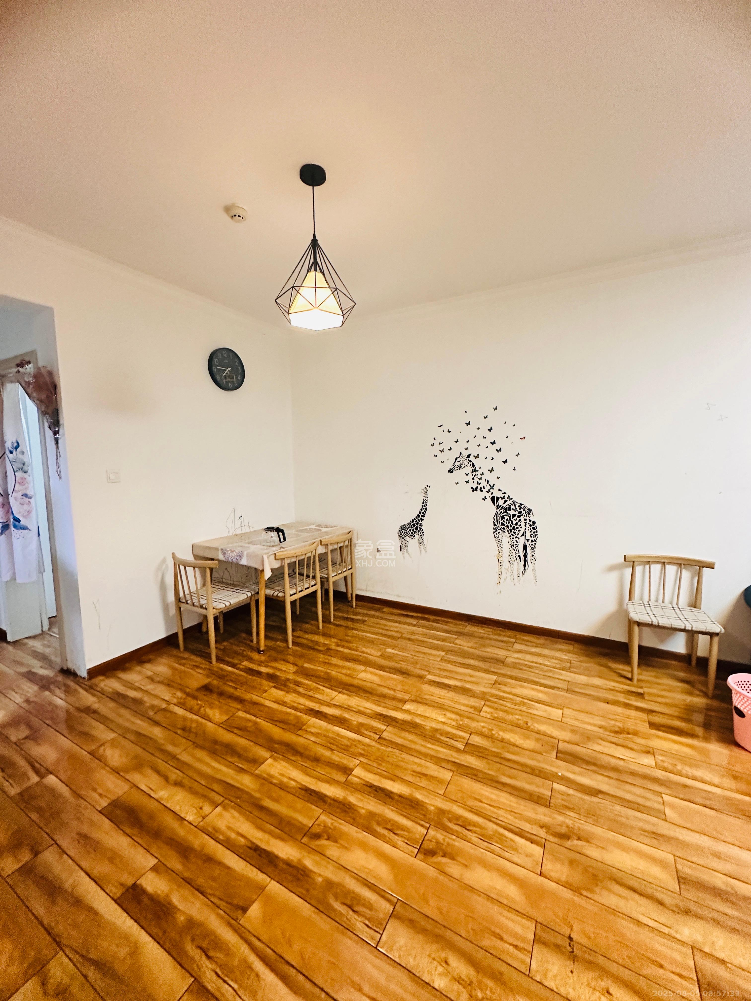 北辰三角洲E6区  3室2厅1卫    3000.0元/月室内图