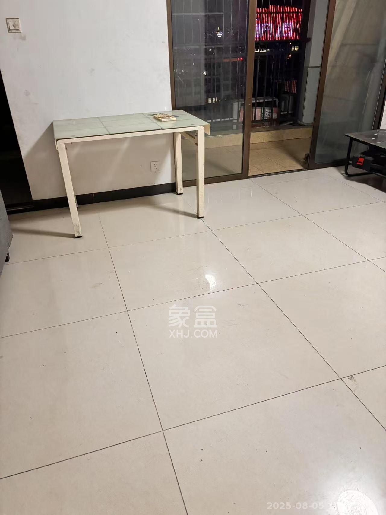 家和院  1室2厅1卫    1700.0元/月 家和院  1室2厅1卫    1700.0元/月室内图