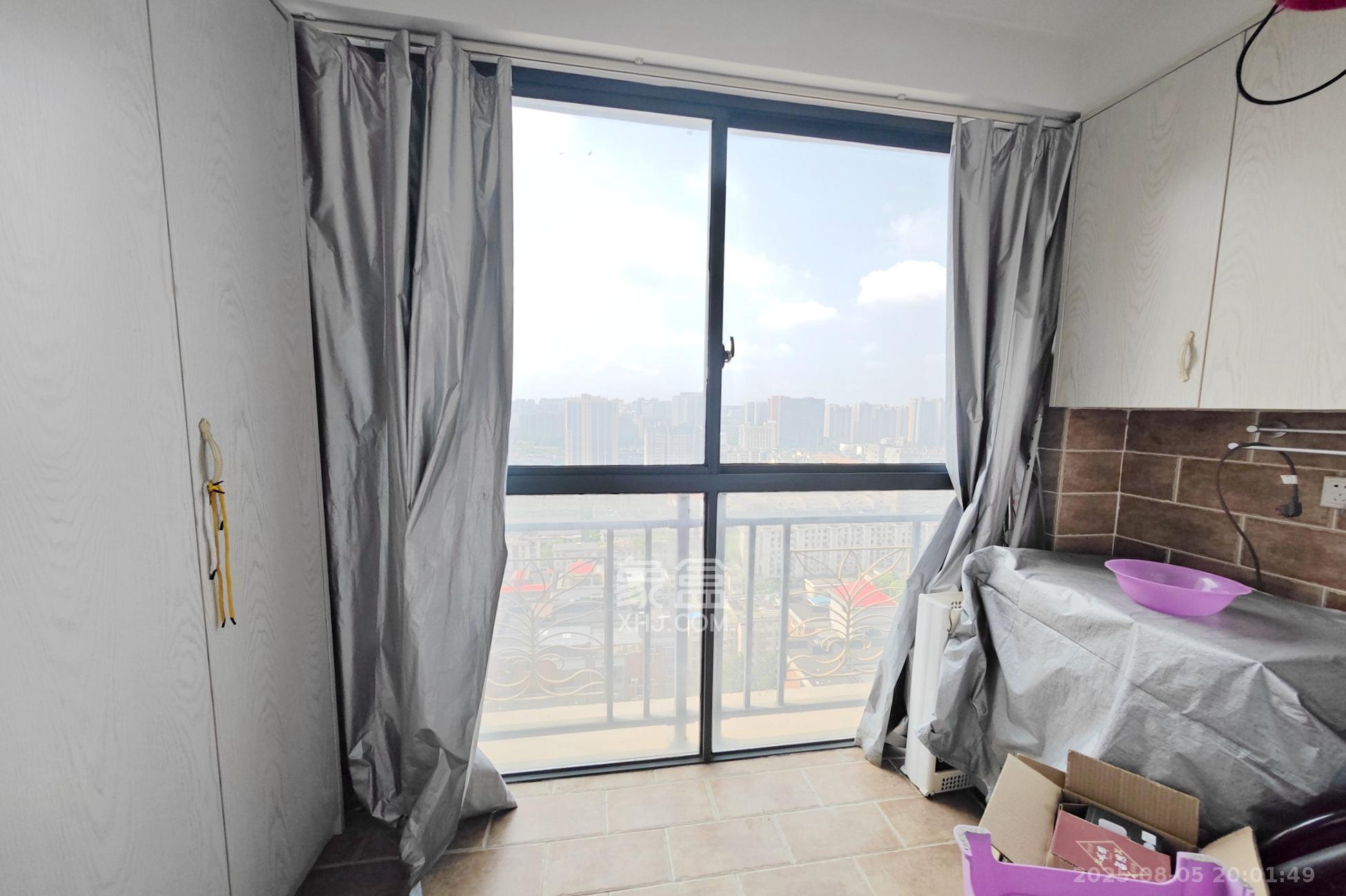 阳光锦城  3室2厅1卫    104.8万 阳光锦城  3室2厅1卫    104.8万阳台