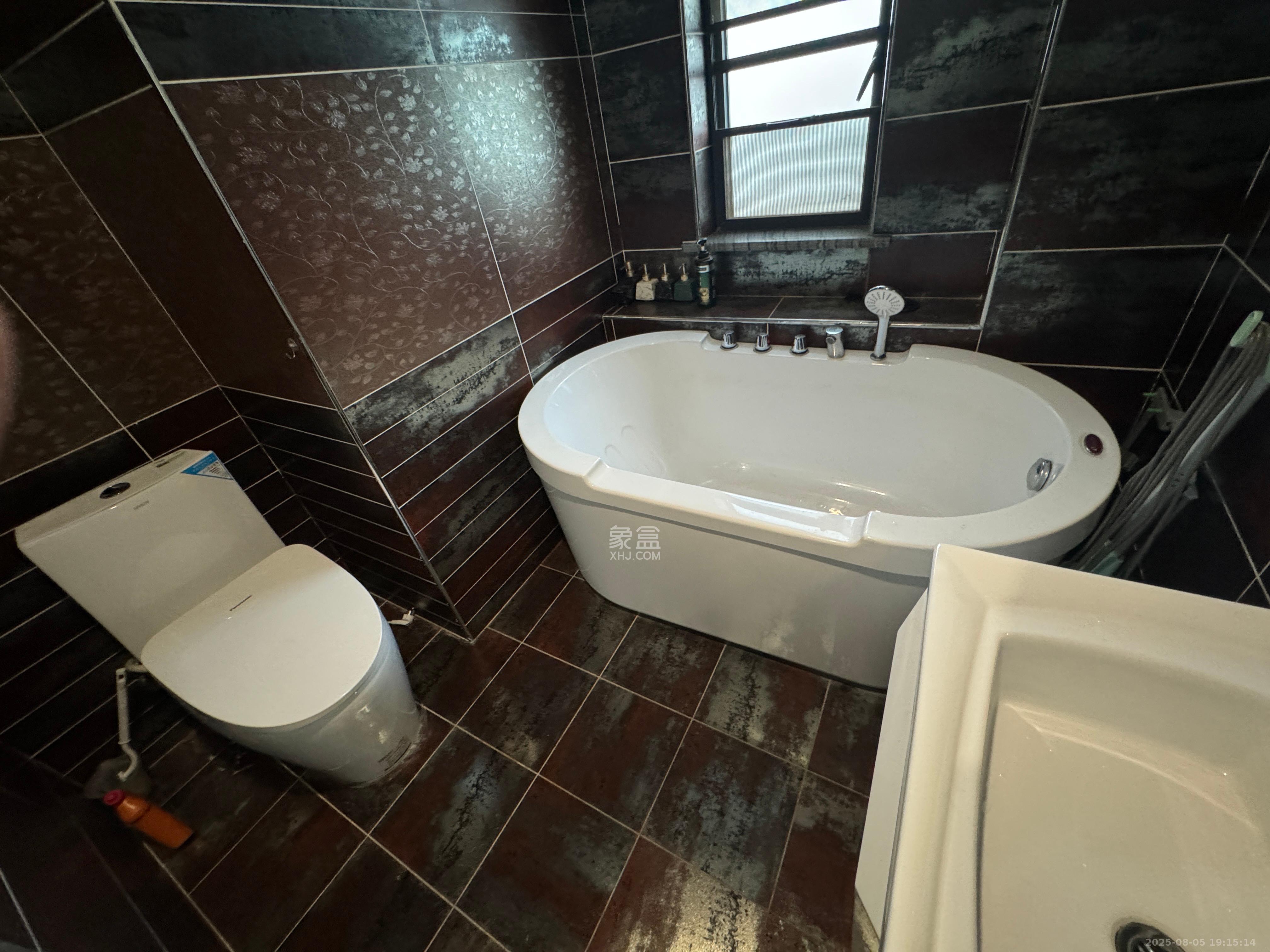 都市兰亭 1室2厅1卫 2300.0元/月 都市兰亭 1室2厅1卫 2300.0元/月室内图