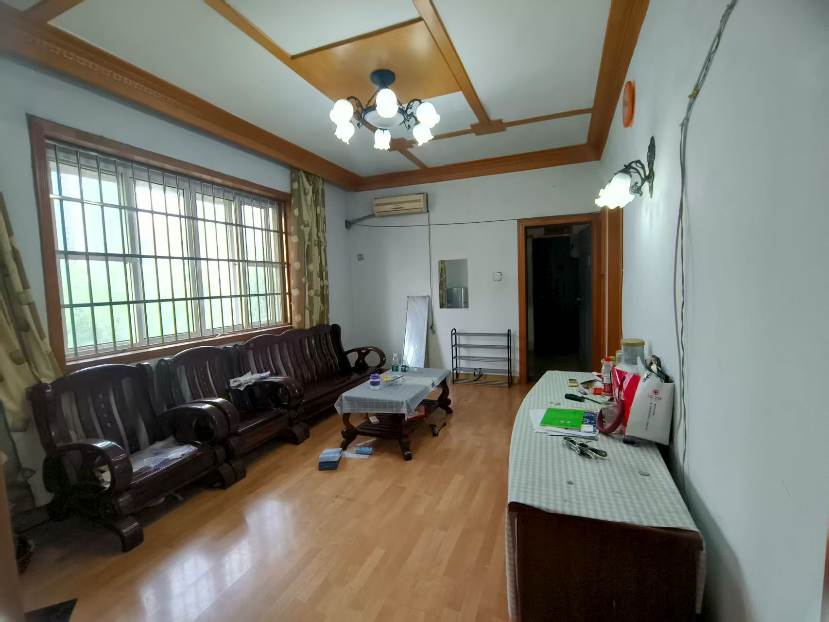 建设银行单位房(海棠社区朝富巷1号) 2室2厅1卫 800.0元/月 建设银行单位房(海棠社区朝富巷1号) 2室2厅1卫 800.0元/月室内图