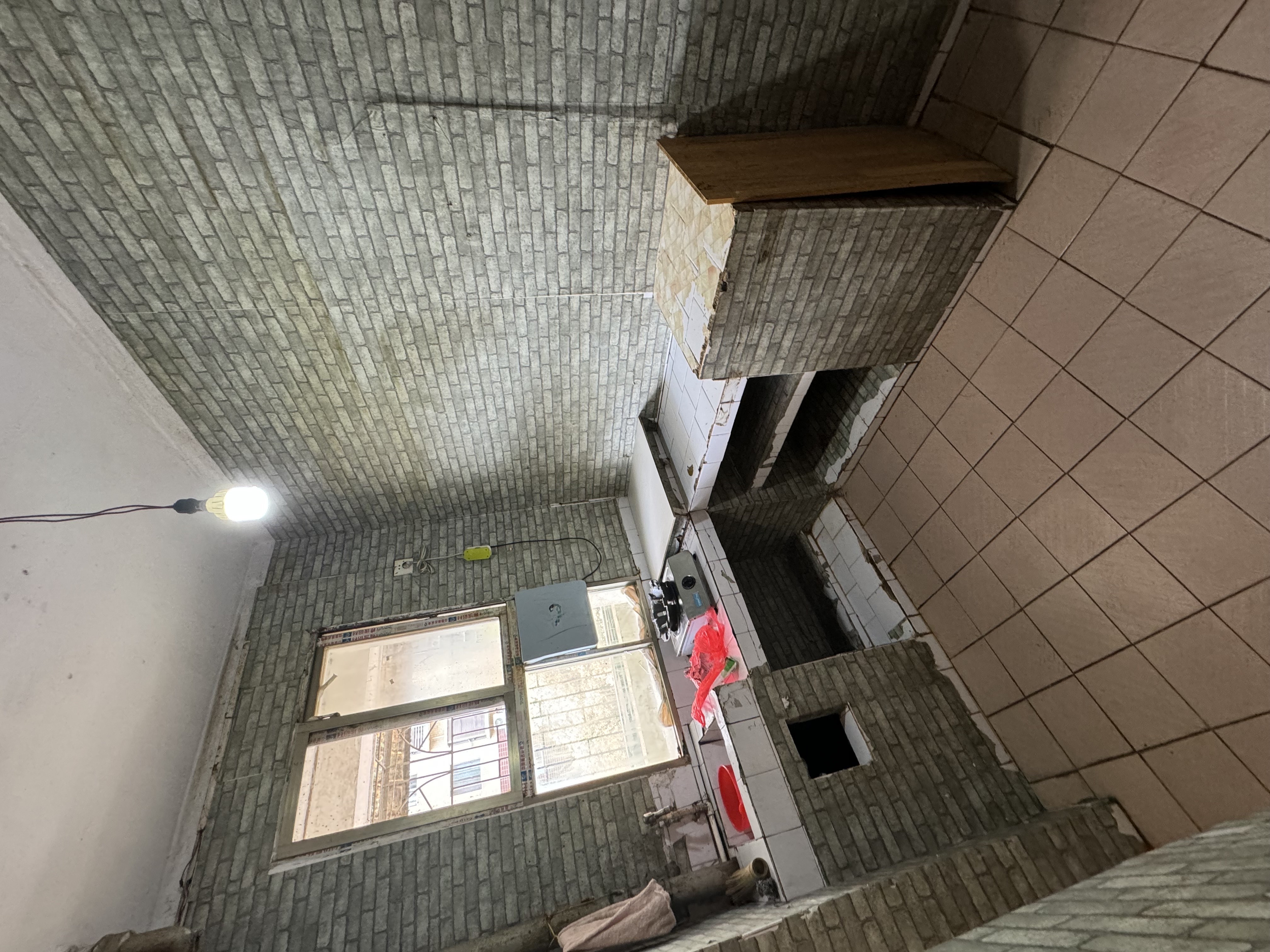 八一橡胶厂（长青中街)  1室0厅0卫    39.8万客厅