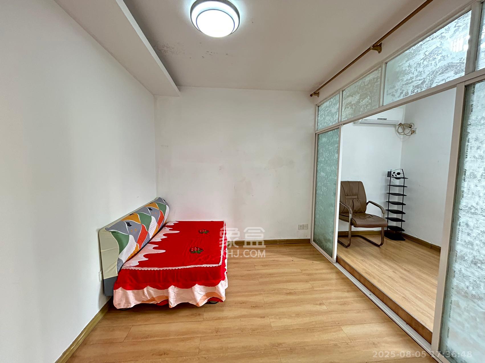 中信城市广场(中信新城一期)  2室1厅1卫    1600.0元/月 中信城市广场(中信新城一期)  2室1厅1卫    1600.0元/月室内图