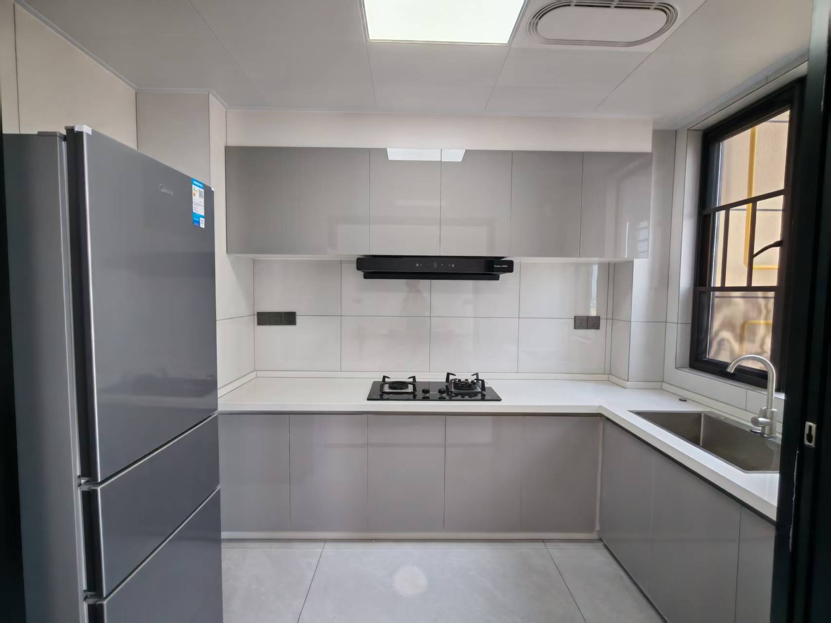 保利香槟国际  3室2厅2卫    2480.0元/月室内图