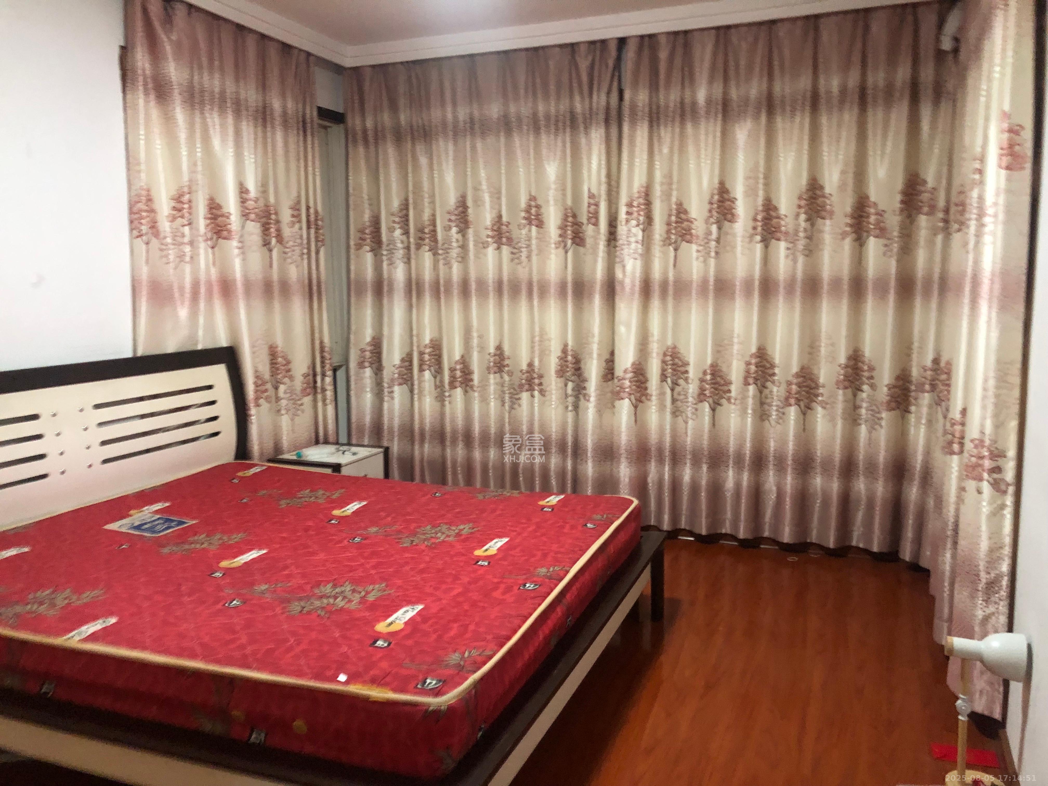 政华嘉园 3室2厅2卫 2600.0元/月 政华嘉园 3室2厅2卫 2600.0元/月室内图