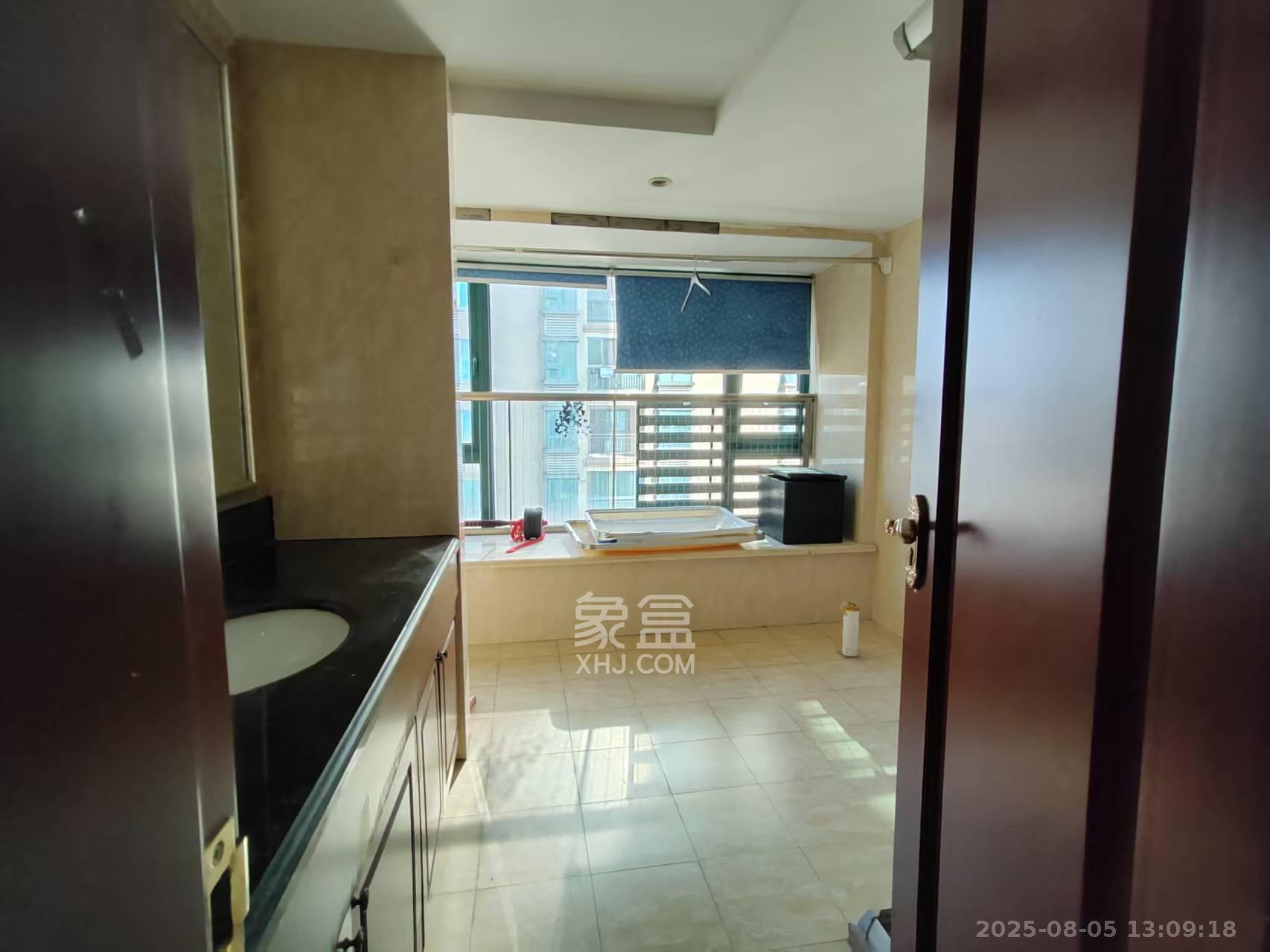 恒大名都 4室2厅4卫 3500.0元/月 恒大名都 4室2厅4卫 3500.0元/月室内图