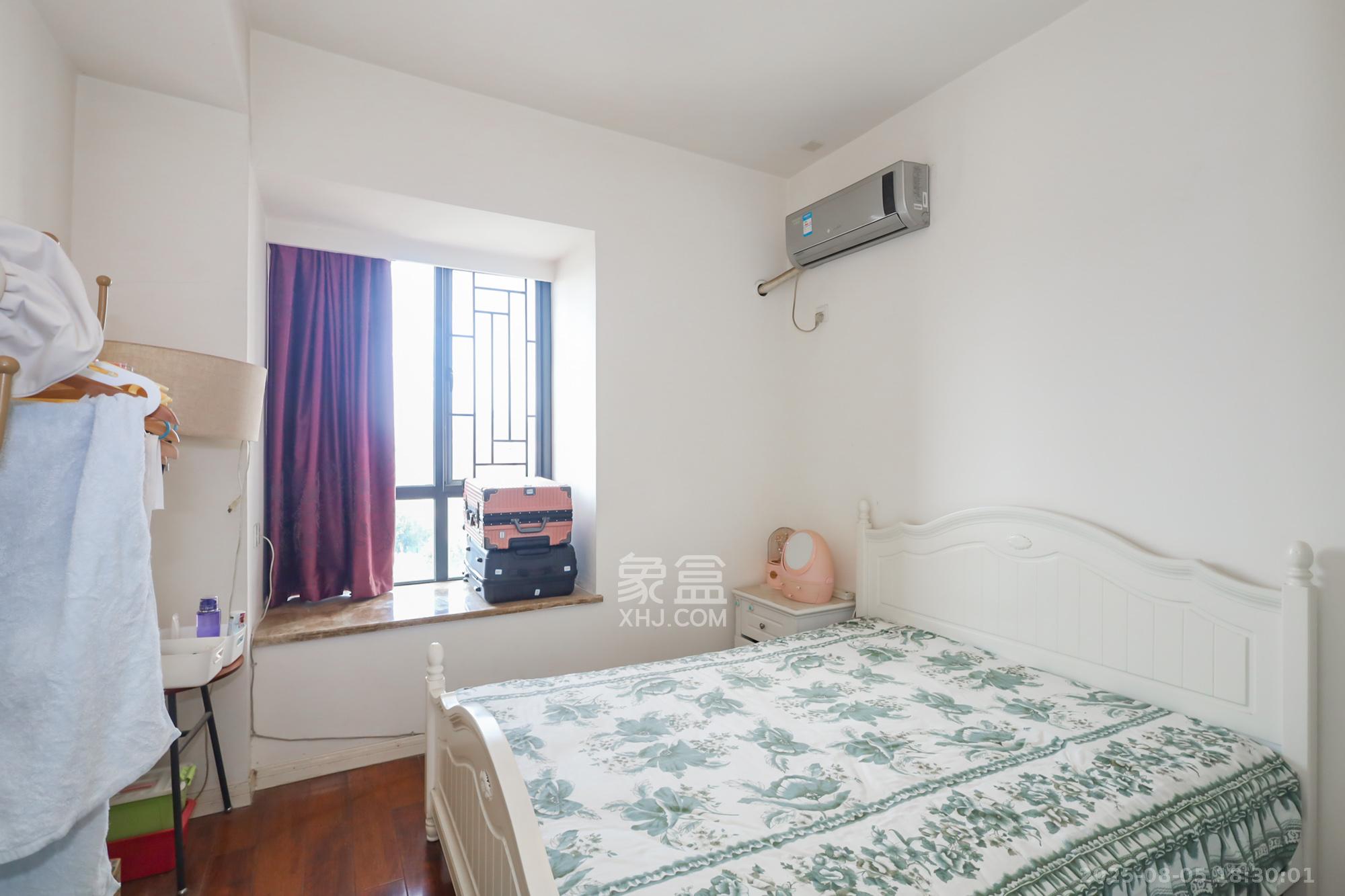 金麓国际  3室2厅1卫    138.0万卧室