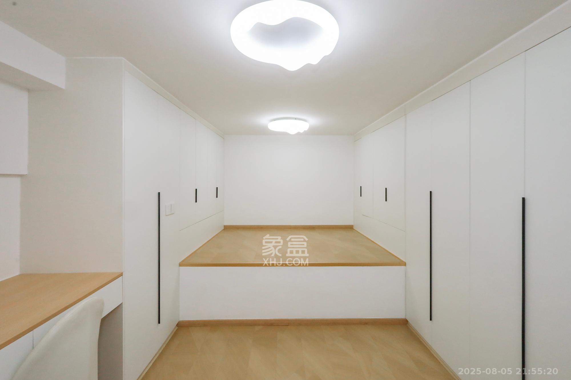 卓越中寰 2室1厅1卫 50.0万 卓越中寰 2室1厅1卫 50.0万卧室