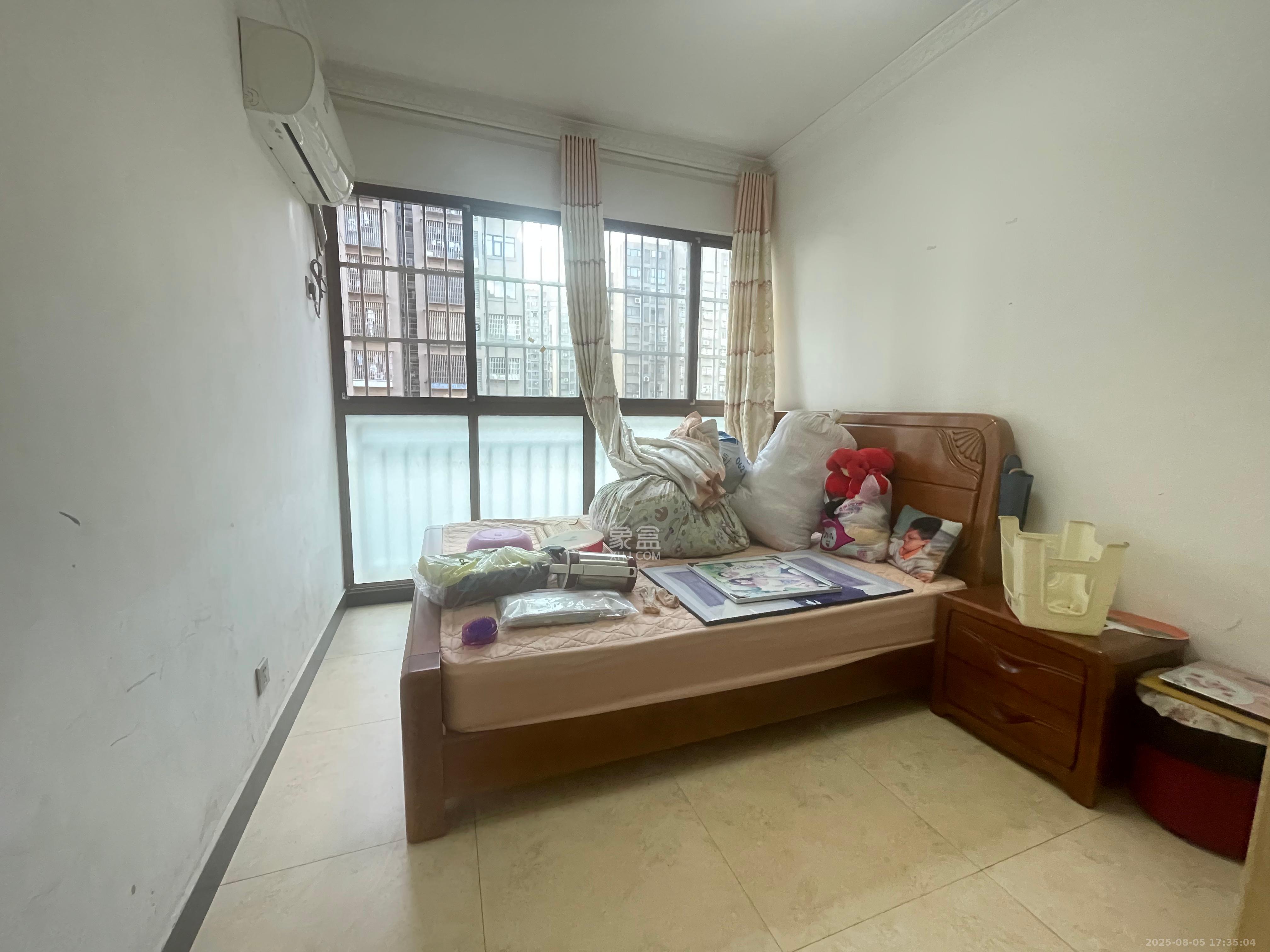 四季星城  3室2厅2卫    1800.0元/月室内图