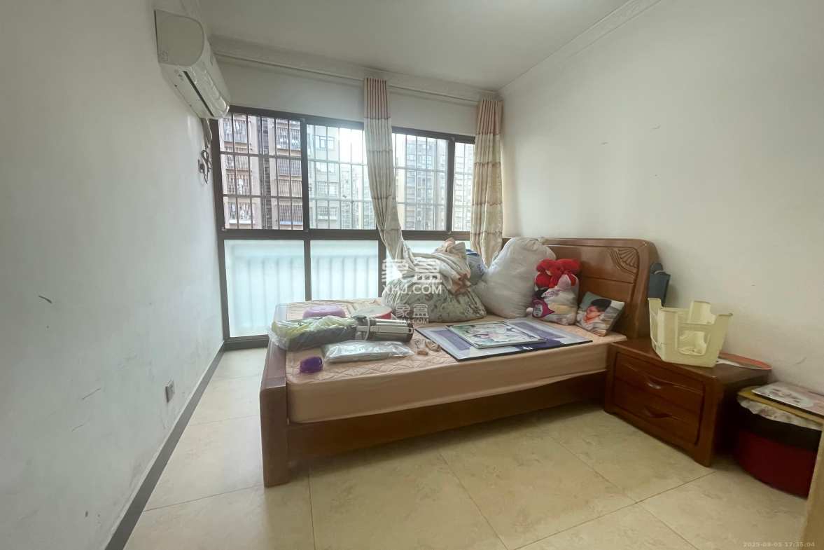 四季星城 3室2厅2卫 1800.0元/月 四季星城 3室2厅2卫 1800.0元/月室内图