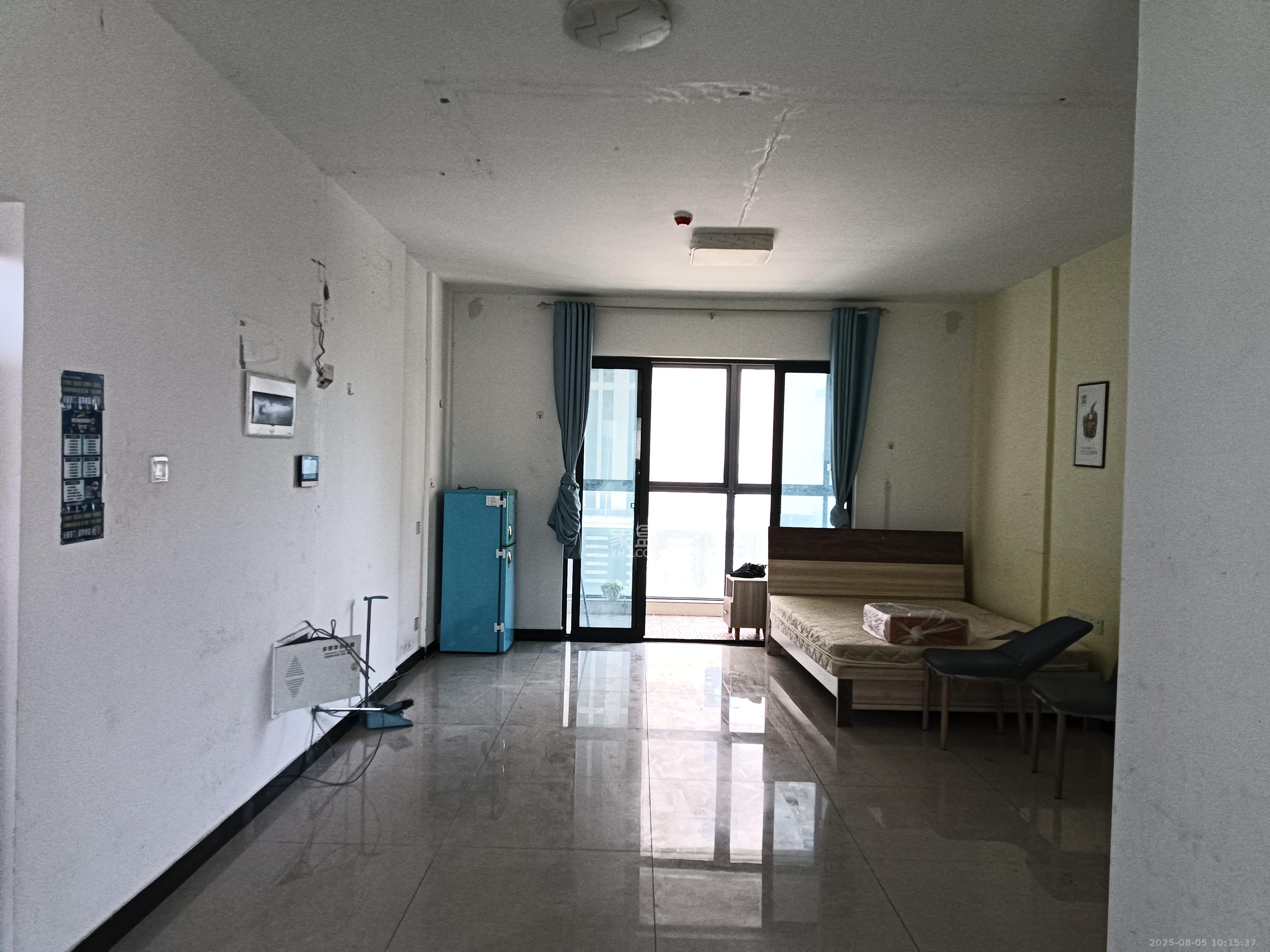 天翼花园(中国电信单位房) 4室2厅2卫 3200.0元/月 天翼花园(中国电信单位房) 4室2厅2卫 3200.0元/月室内图