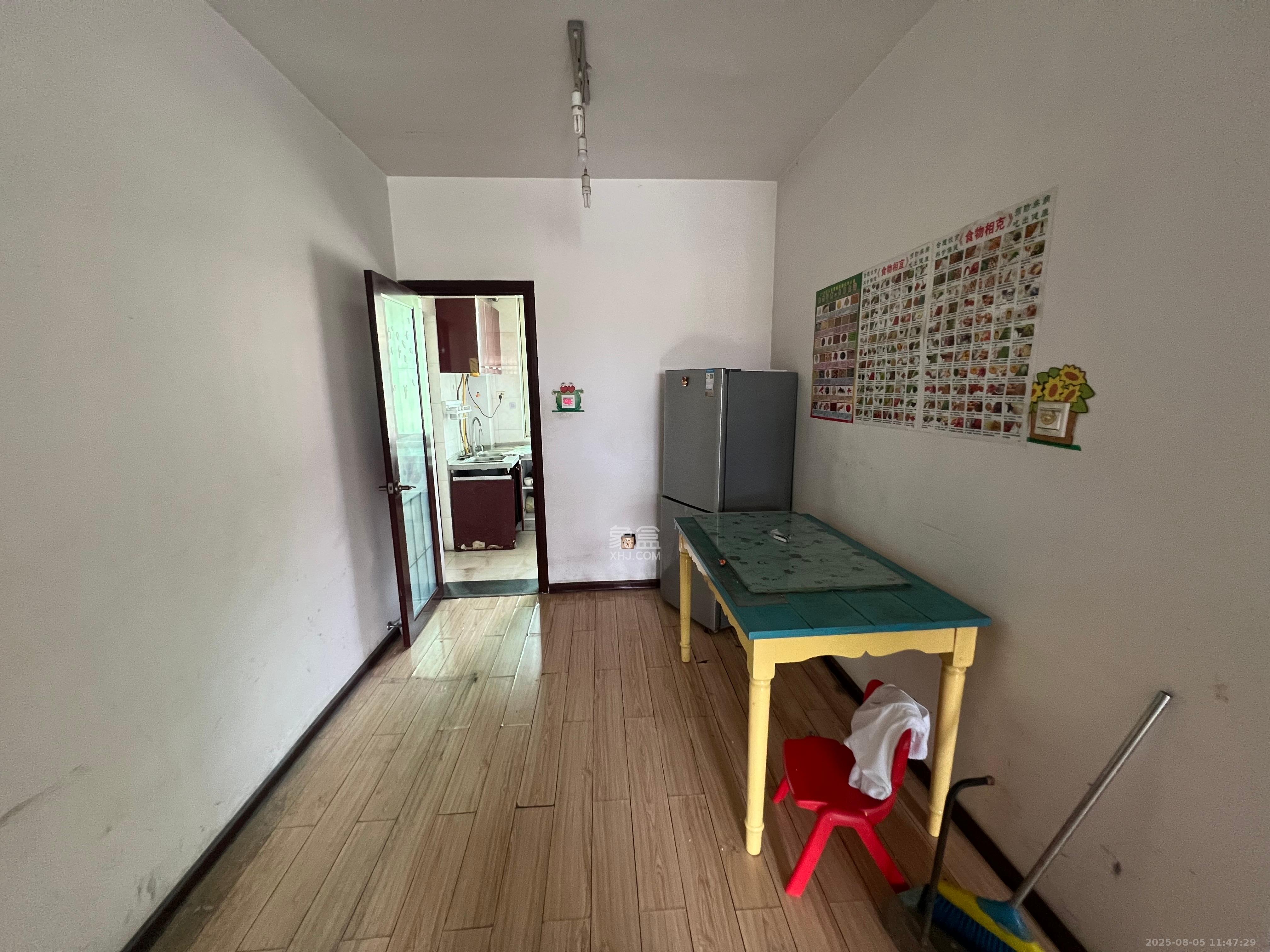 岳北社区  2室2厅1卫    1800.0元/月 岳北社区  2室2厅1卫    1800.0元/月室内图